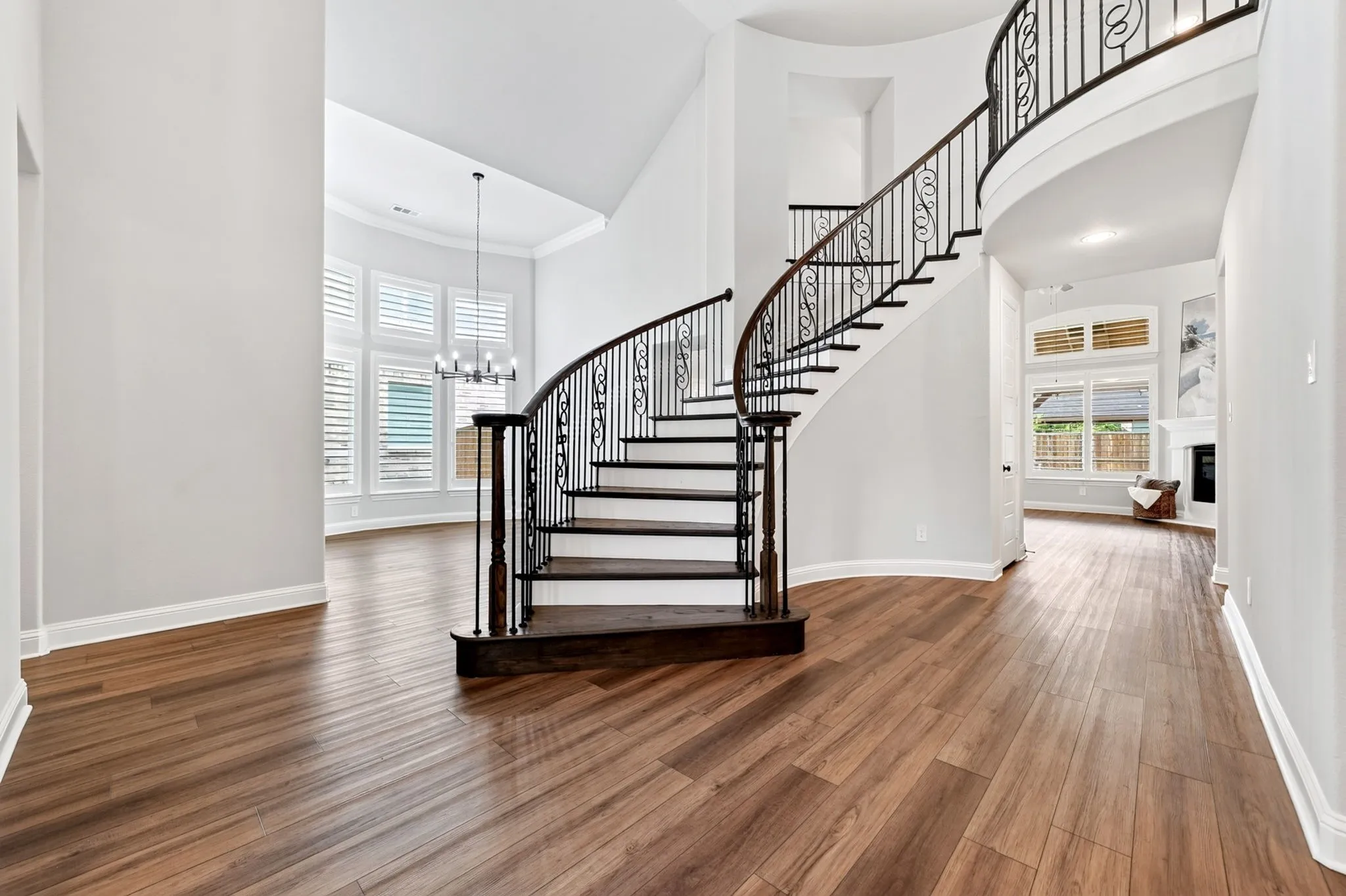 Single Family Residence For Sale in Dallas County , 208 Lenten Rose Drive, Wylie, Texas 75098, 6 Bedroom, 4 Bathroom, 3 Garage spaces, 4,043 Sqft, built in 2022, mls#21333803, Real Estate Agent in Wylie, Homes For Sale in Dallas county, Homes For Sale in Wylie, Realtor in Wylie Texas, Real Estate Brokerage Independent Realty Texas, Luminita Cordes Realtor
