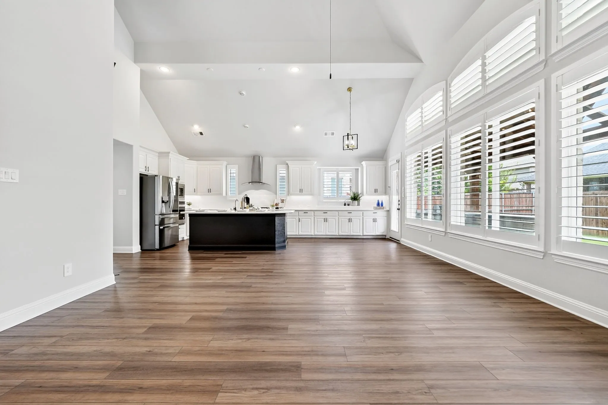 Single Family Residence For Sale in Dallas County , 208 Lenten Rose Drive, Wylie, Texas 75098, 6 Bedroom, 4 Bathroom, 3 Garage spaces, 4,043 Sqft, built in 2022, mls#21333803, Real Estate Agent in Wylie, Homes For Sale in Dallas county, Homes For Sale in Wylie, Realtor in Wylie Texas, Real Estate Brokerage Independent Realty Texas, Luminita Cordes Realtor