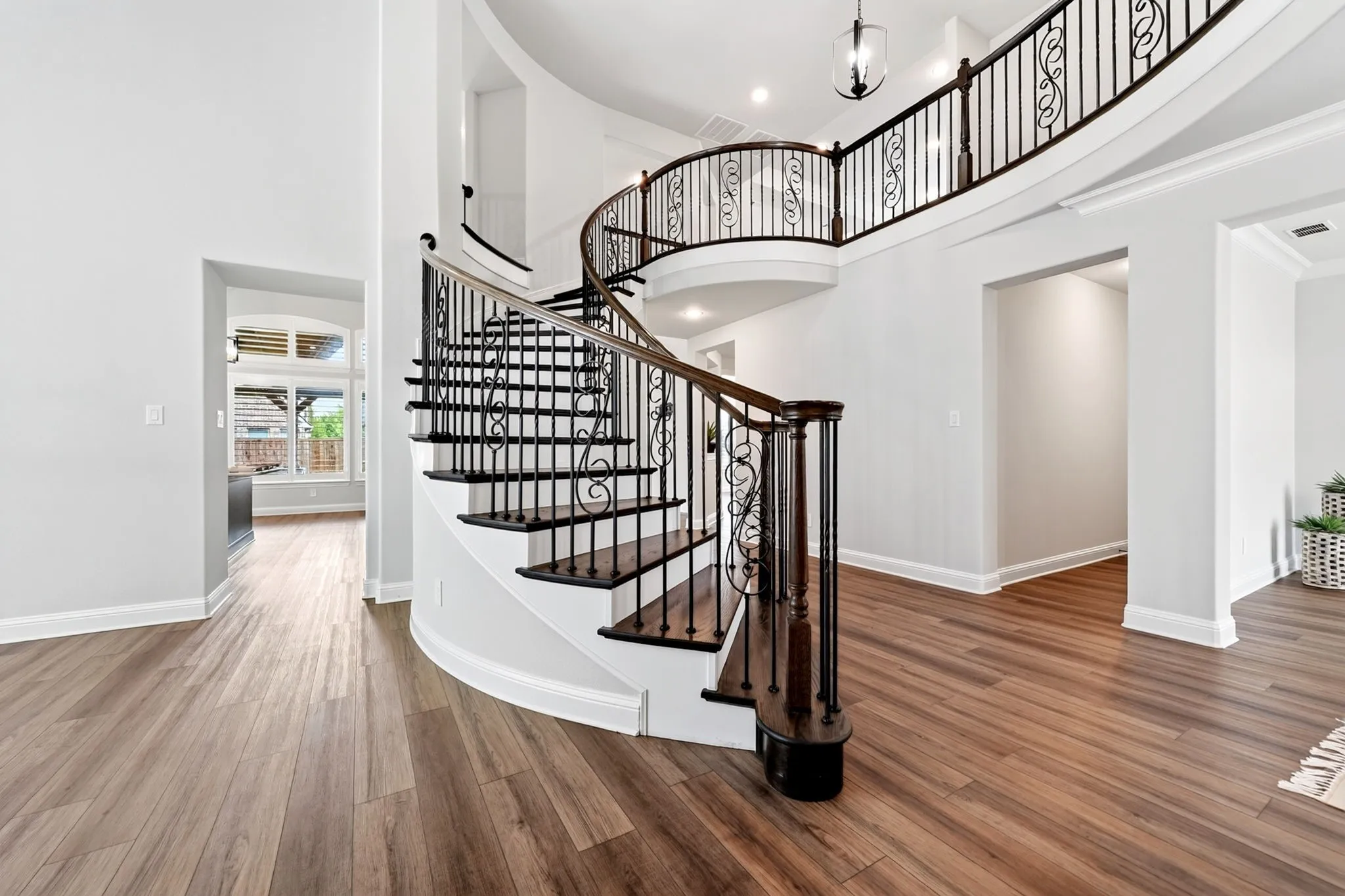 Single Family Residence For Sale in Dallas County , 208 Lenten Rose Drive, Wylie, Texas 75098, 6 Bedroom, 4 Bathroom, 3 Garage spaces, 4,043 Sqft, built in 2022, mls#21333803, Real Estate Agent in Wylie, Homes For Sale in Dallas county, Homes For Sale in Wylie, Realtor in Wylie Texas, Real Estate Brokerage Independent Realty Texas, Luminita Cordes Realtor