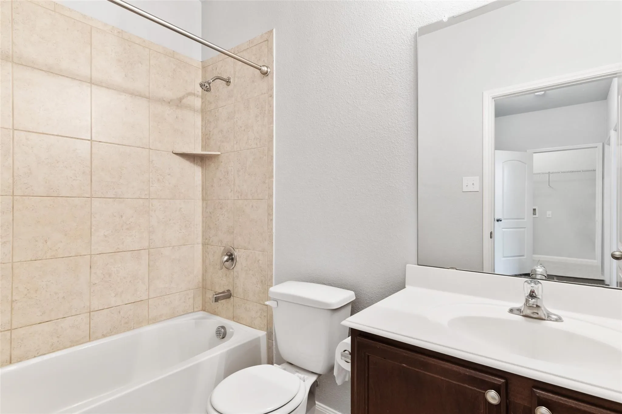 Single Family Residence For Rent in Tarrant County , 6041 Spring Ranch Drive, Fort Worth, Texas 76179, 3 Bedroom, 2 Bathroom, 2 Garage spaces, 1,597 Sqft, built in 2018, mls#21334410, Real Estate Agent in Fort Worth, Homes For Rent in Tarrant county, Homes For Rent in Fort Worth, Realtor in Fort Worth Texas, Real Estate Brokerage Independent Realty Texas, Luminita Cordes Realtor