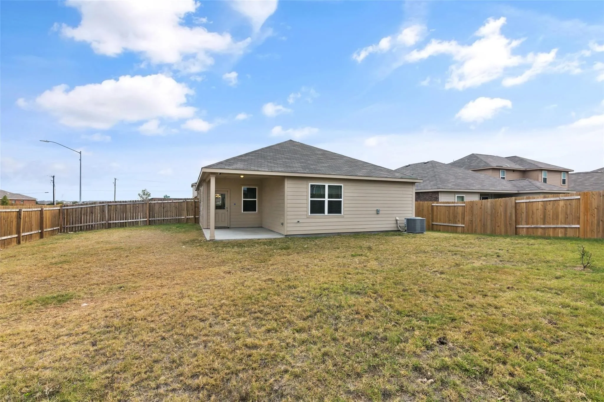 Single Family Residence For Rent in Tarrant County , 6041 Spring Ranch Drive, Fort Worth, Texas 76179, 3 Bedroom, 2 Bathroom, 2 Garage spaces, 1,597 Sqft, built in 2018, mls#21334410, Real Estate Agent in Fort Worth, Homes For Rent in Tarrant county, Homes For Rent in Fort Worth, Realtor in Fort Worth Texas, Real Estate Brokerage Independent Realty Texas, Luminita Cordes Realtor