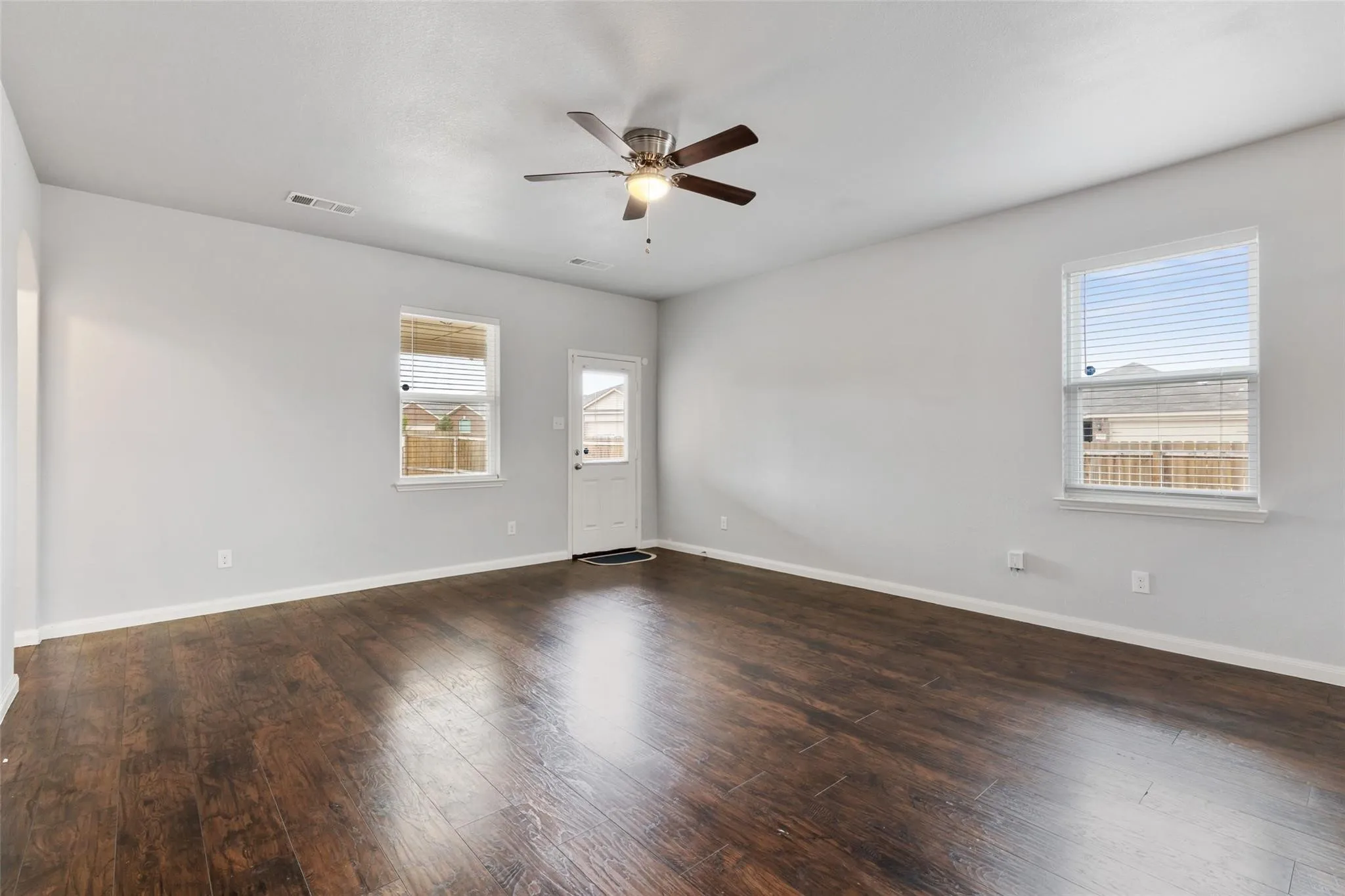Single Family Residence For Rent in Tarrant County , 6041 Spring Ranch Drive, Fort Worth, Texas 76179, 3 Bedroom, 2 Bathroom, 2 Garage spaces, 1,597 Sqft, built in 2018, mls#21334410, Real Estate Agent in Fort Worth, Homes For Rent in Tarrant county, Homes For Rent in Fort Worth, Realtor in Fort Worth Texas, Real Estate Brokerage Independent Realty Texas, Luminita Cordes Realtor