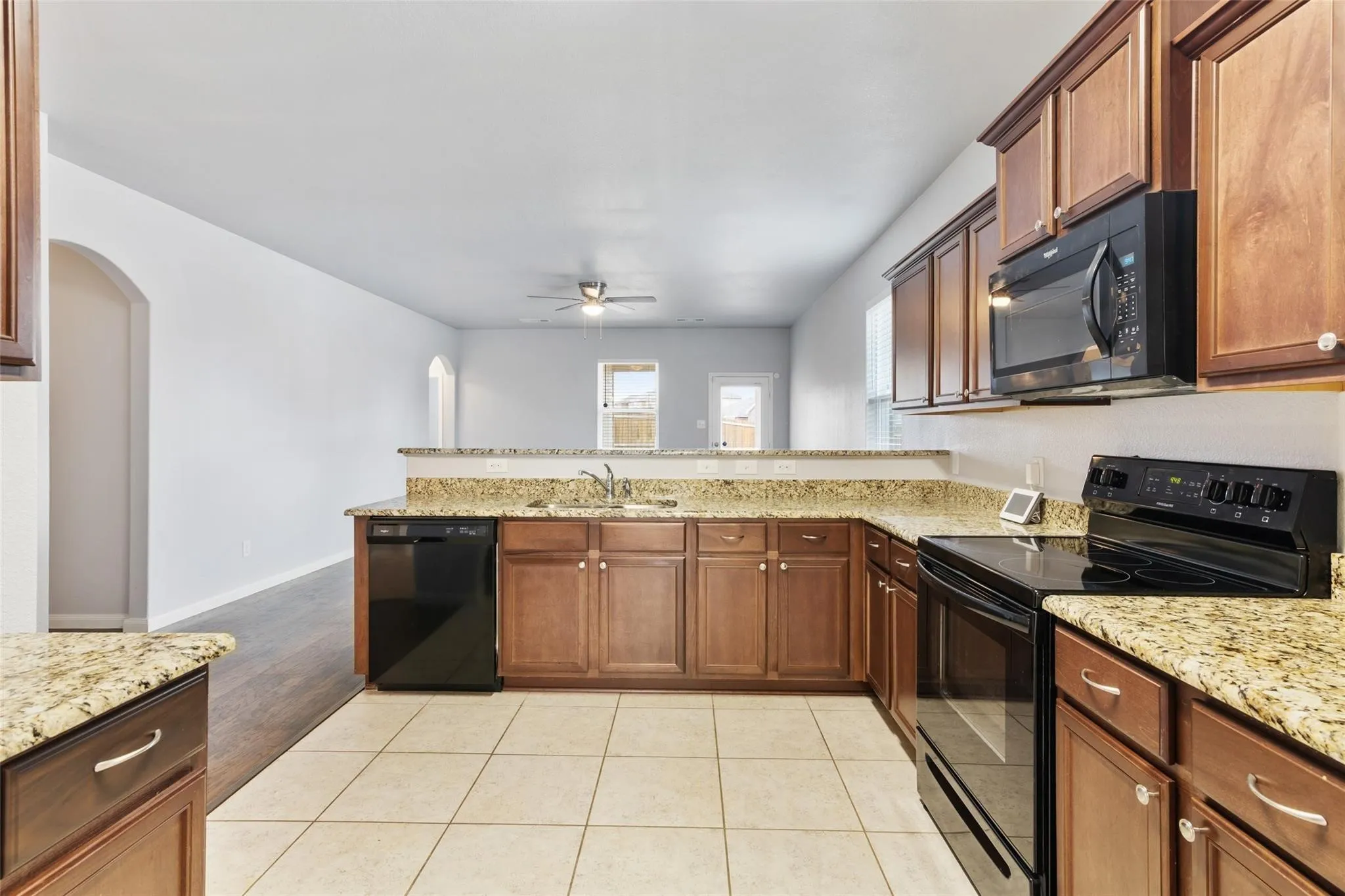 Single Family Residence For Rent in Tarrant County , 6041 Spring Ranch Drive, Fort Worth, Texas 76179, 3 Bedroom, 2 Bathroom, 2 Garage spaces, 1,597 Sqft, built in 2018, mls#21334410, Real Estate Agent in Fort Worth, Homes For Rent in Tarrant county, Homes For Rent in Fort Worth, Realtor in Fort Worth Texas, Real Estate Brokerage Independent Realty Texas, Luminita Cordes Realtor