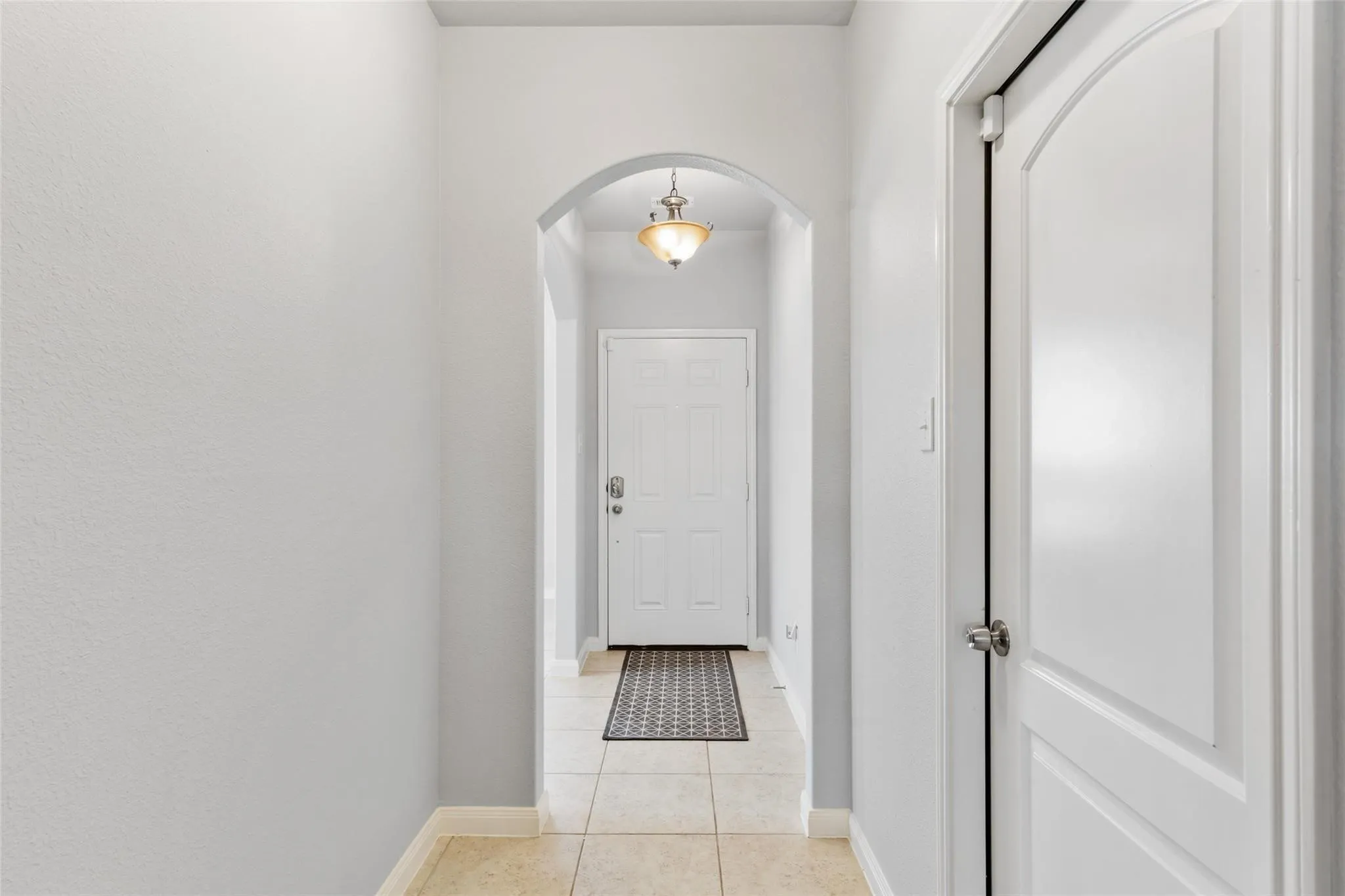 Single Family Residence For Rent in Tarrant County , 6041 Spring Ranch Drive, Fort Worth, Texas 76179, 3 Bedroom, 2 Bathroom, 2 Garage spaces, 1,597 Sqft, built in 2018, mls#21334410, Real Estate Agent in Fort Worth, Homes For Rent in Tarrant county, Homes For Rent in Fort Worth, Realtor in Fort Worth Texas, Real Estate Brokerage Independent Realty Texas, Luminita Cordes Realtor