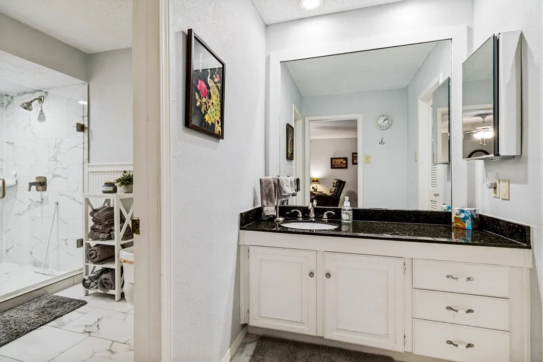 Condominium For Sale in Dallas County , 12625 Breckenridge Drive 199, Dallas, Texas 75230, 2 Bedroom, 2 Bathroom, Garage spaces, 1,748 Sqft, built in 1974, mls#21326312, Real Estate Agent in Dallas, Homes For Sale in Dallas county, Homes For Sale in Dallas, Realtor in Dallas Texas, Real Estate Brokerage Independent Realty Texas, Luminita Cordes Realtor