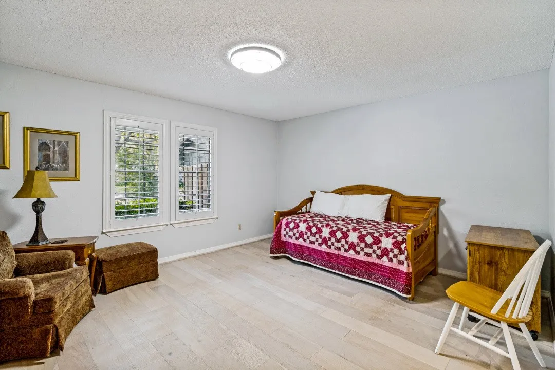 Condominium For Sale in Dallas County , 12625 Breckenridge Drive 199, Dallas, Texas 75230, 2 Bedroom, 2 Bathroom, Garage spaces, 1,748 Sqft, built in 1974, mls#21326312, Real Estate Agent in Dallas, Homes For Sale in Dallas county, Homes For Sale in Dallas, Realtor in Dallas Texas, Real Estate Brokerage Independent Realty Texas, Luminita Cordes Realtor