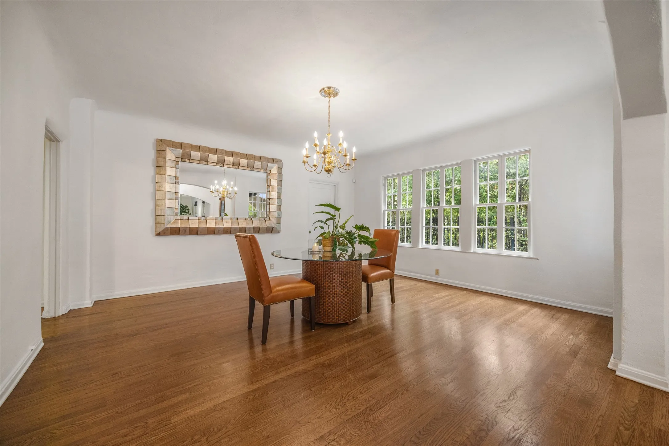 Single Family Residence For Sale in Dallas County , 4310 Rawlins Street, Dallas, Texas 75219, 3 Bedroom, 3 Bathroom, 2 Garage spaces, 3,616 Sqft, built in 1925, mls#21334332, Real Estate Agent in Dallas, Homes For Sale in Dallas county, Homes For Sale in Dallas, Realtor in Dallas Texas, Real Estate Brokerage Independent Realty Texas, Luminita Cordes Realtor