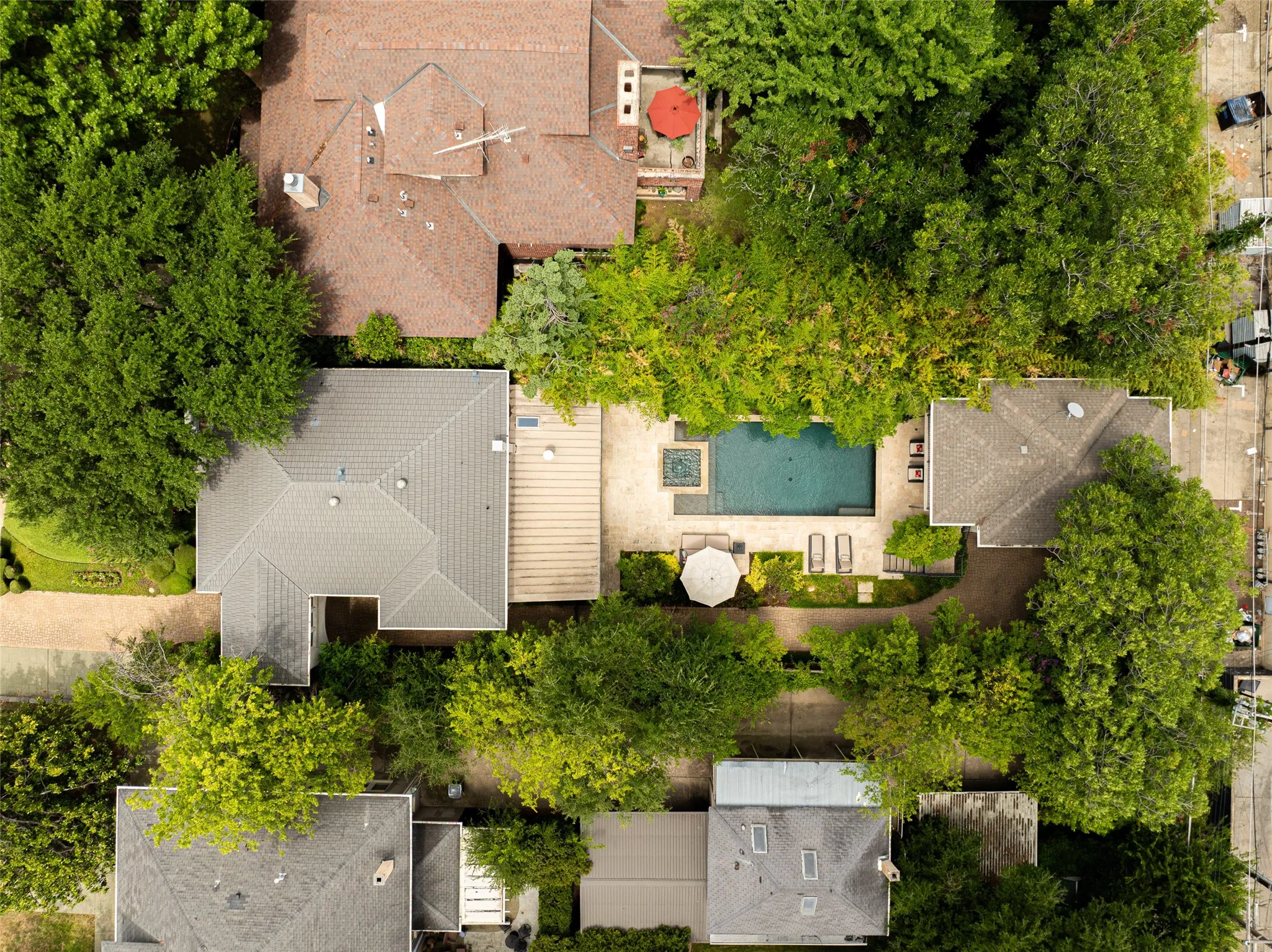 Deep landscaped lot