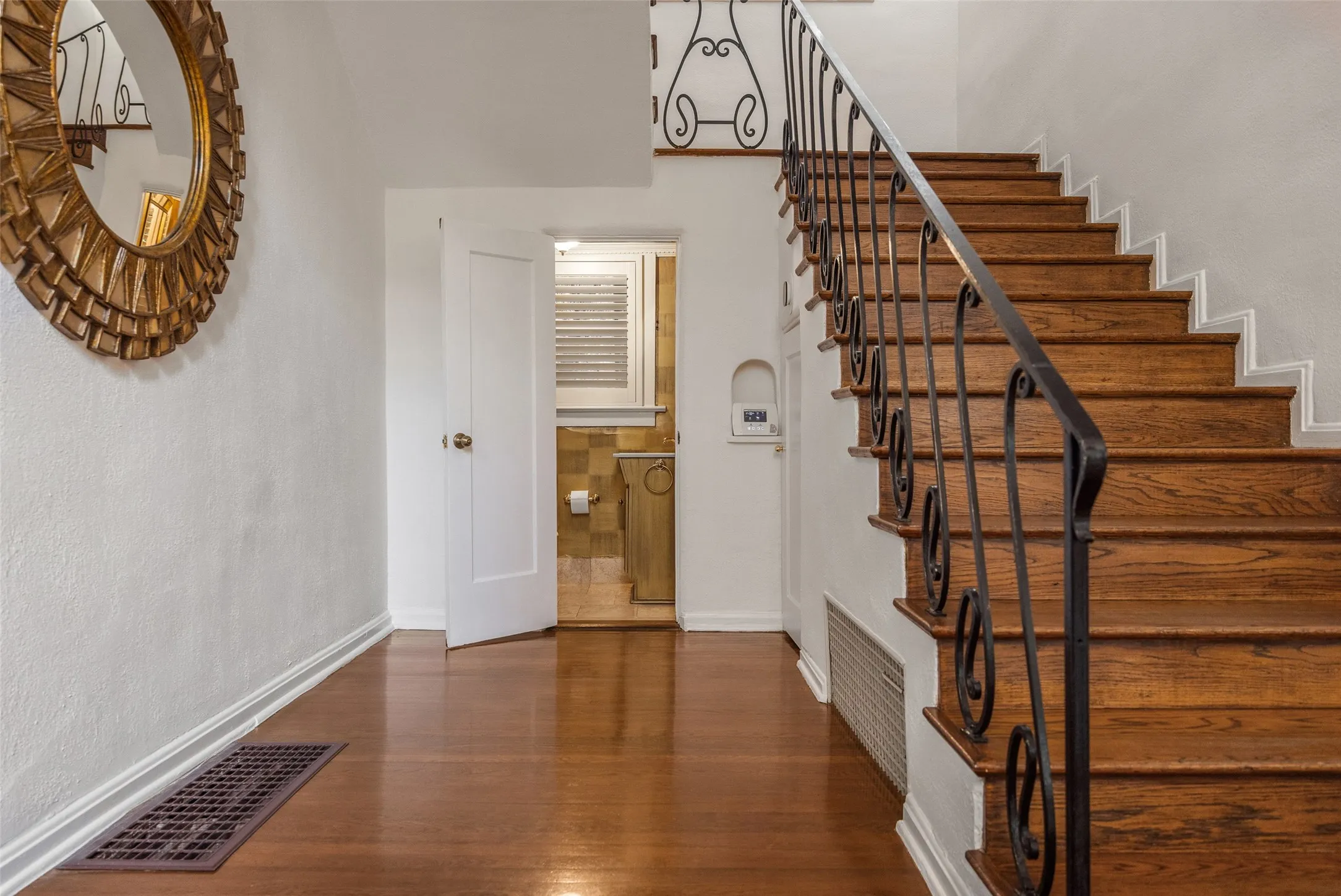 Powder Bath off Entrance