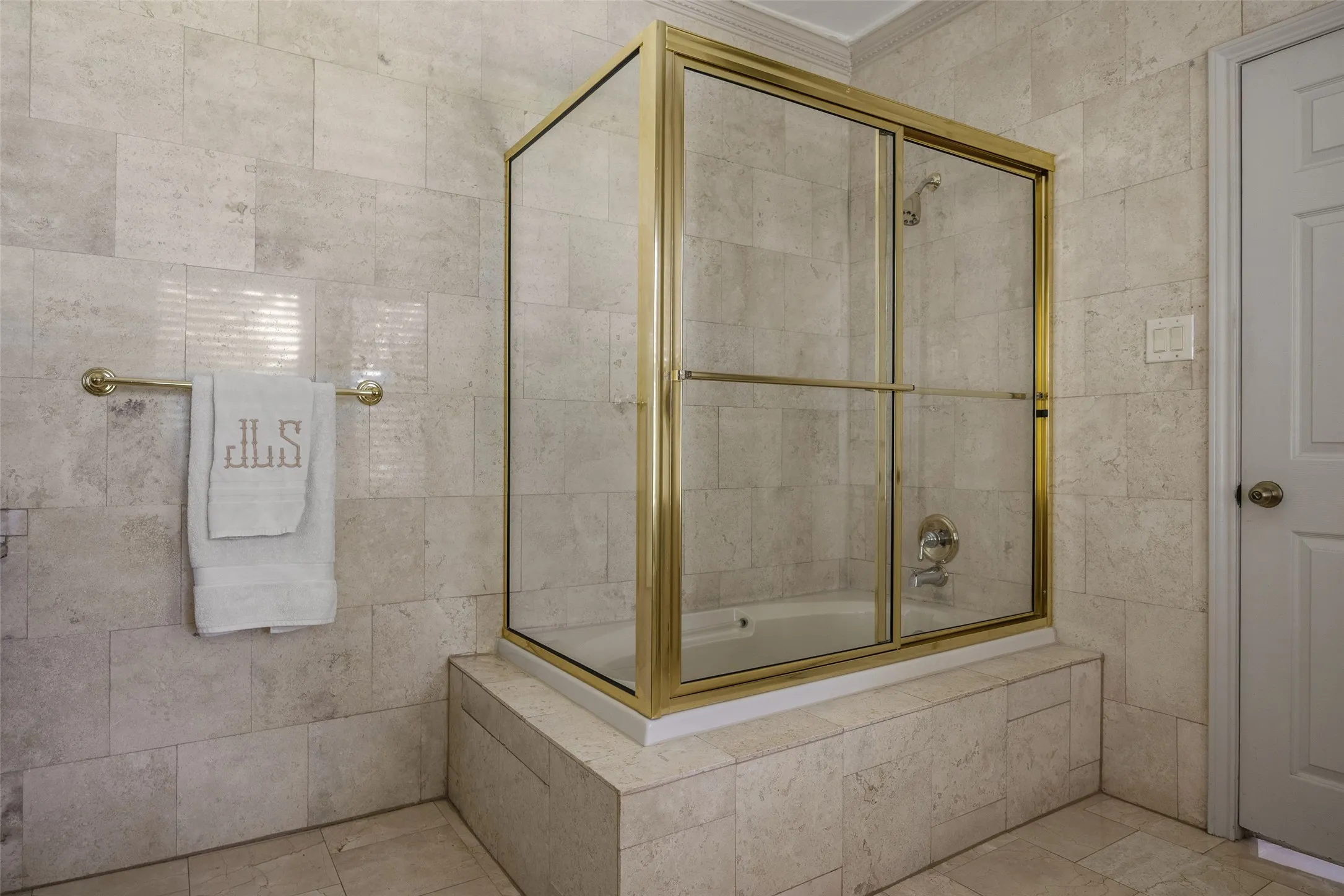 Single Family Residence For Sale in Dallas County , 4310 Rawlins Street, Dallas, Texas 75219, 3 Bedroom, 3 Bathroom, 2 Garage spaces, 3,616 Sqft, built in 1925, mls#21334332, Real Estate Agent in Dallas, Homes For Sale in Dallas county, Homes For Sale in Dallas, Realtor in Dallas Texas, Real Estate Brokerage Independent Realty Texas, Luminita Cordes Realtor