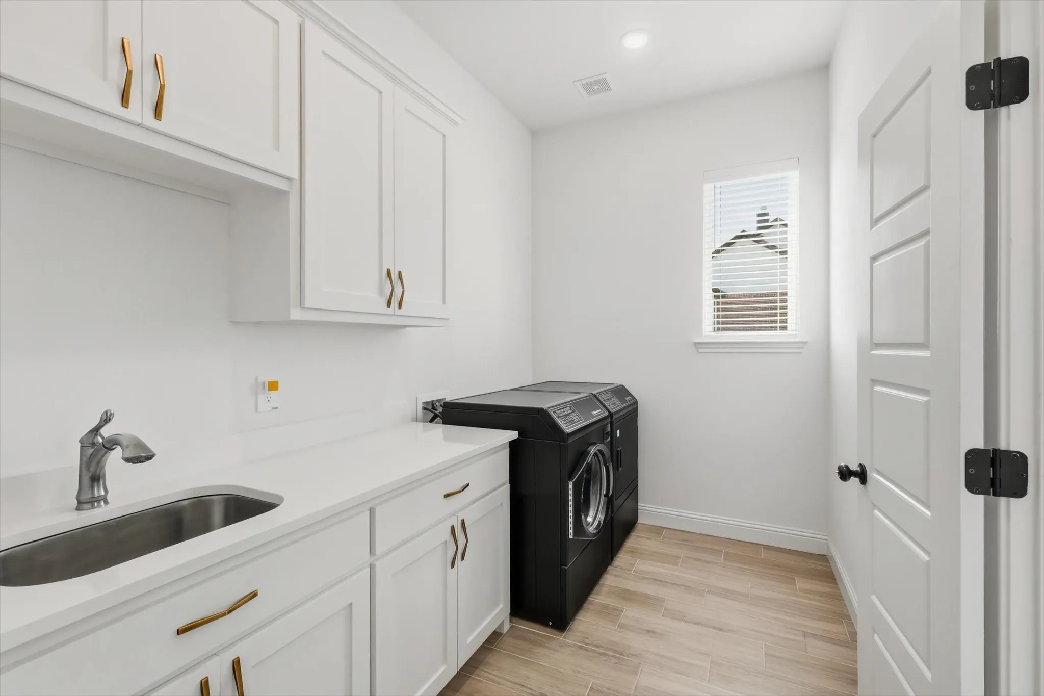 Single Family Residence For Sale in Parker County , 459 Red Bird Drive, Springtown, Texas 76082, 4 Bedroom, 3 Bathroom, 3 Garage spaces, 2,660 Sqft, built in 2022, mls#21332303, Real Estate Agent in Springtown, Homes For Sale in Parker county, Homes For Sale in Springtown, Realtor in Springtown Texas, Real Estate Brokerage Independent Realty Texas, Luminita Cordes Realtor