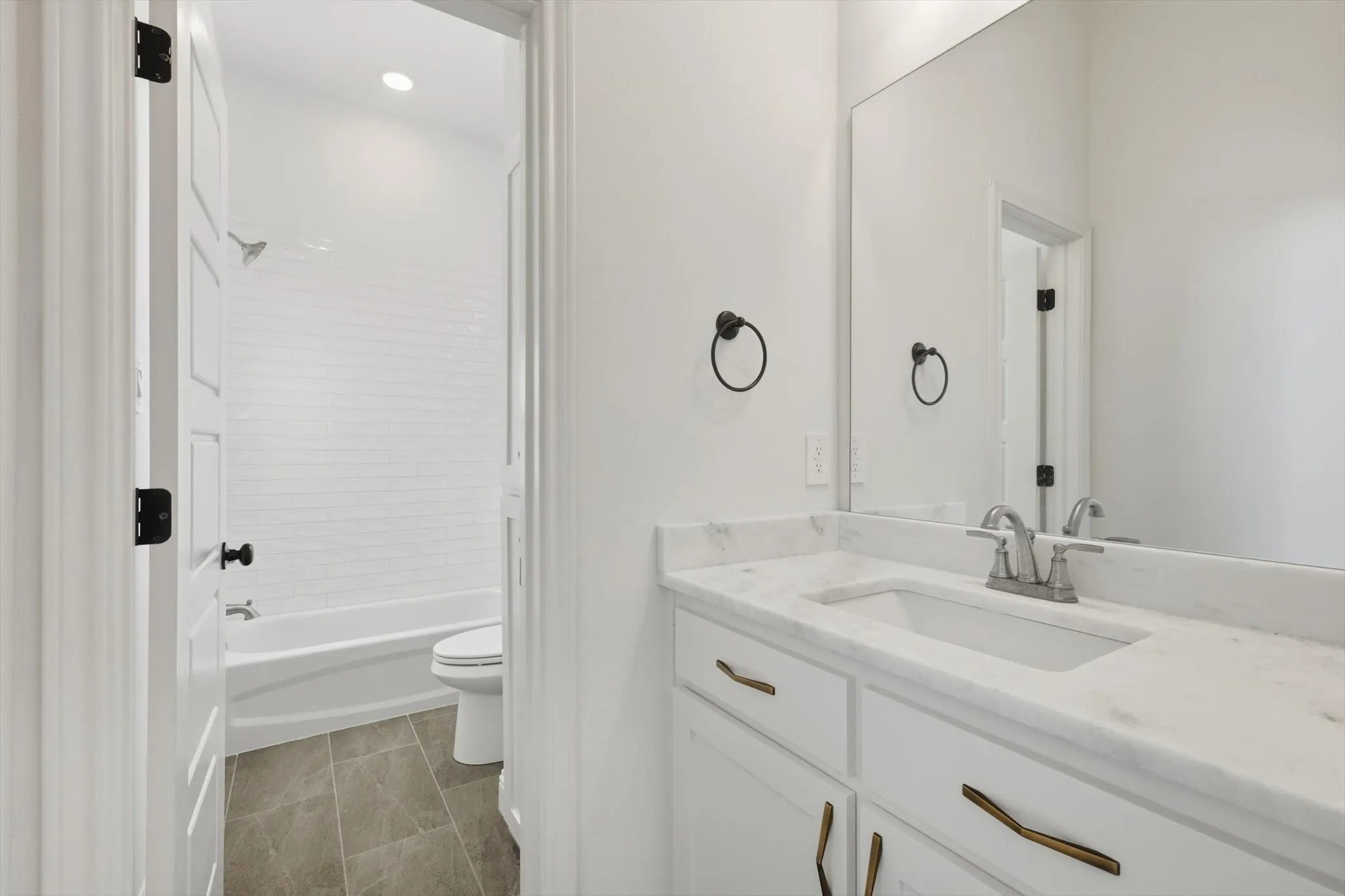 Single Family Residence For Sale in Parker County , 459 Red Bird Drive, Springtown, Texas 76082, 4 Bedroom, 3 Bathroom, 3 Garage spaces, 2,660 Sqft, built in 2022, mls#21332303, Real Estate Agent in Springtown, Homes For Sale in Parker county, Homes For Sale in Springtown, Realtor in Springtown Texas, Real Estate Brokerage Independent Realty Texas, Luminita Cordes Realtor
