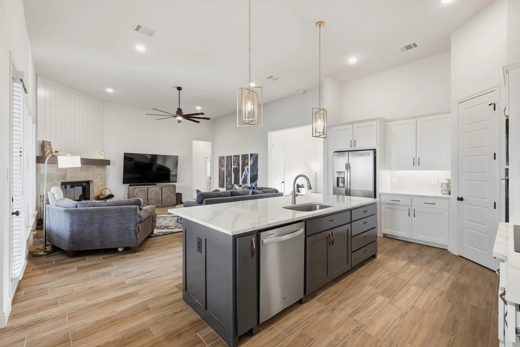 Single Family Residence For Sale in Parker County , 459 Red Bird Drive, Springtown, Texas 76082, 4 Bedroom, 3 Bathroom, 3 Garage spaces, 2,660 Sqft, built in 2022, mls#21332303, Real Estate Agent in Springtown, Homes For Sale in Parker county, Homes For Sale in Springtown, Realtor in Springtown Texas, Real Estate Brokerage Independent Realty Texas, Luminita Cordes Realtor
