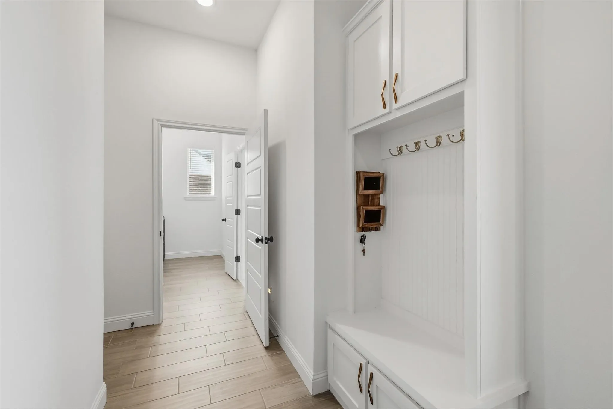 Single Family Residence For Sale in Parker County , 459 Red Bird Drive, Springtown, Texas 76082, 4 Bedroom, 3 Bathroom, 3 Garage spaces, 2,660 Sqft, built in 2022, mls#21332303, Real Estate Agent in Springtown, Homes For Sale in Parker county, Homes For Sale in Springtown, Realtor in Springtown Texas, Real Estate Brokerage Independent Realty Texas, Luminita Cordes Realtor