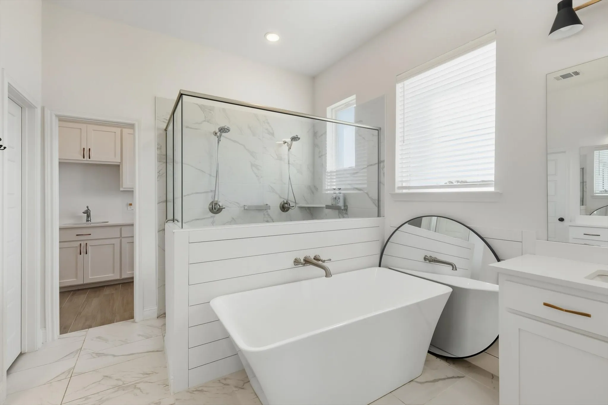 Single Family Residence For Sale in Parker County , 459 Red Bird Drive, Springtown, Texas 76082, 4 Bedroom, 3 Bathroom, 3 Garage spaces, 2,660 Sqft, built in 2022, mls#21332303, Real Estate Agent in Springtown, Homes For Sale in Parker county, Homes For Sale in Springtown, Realtor in Springtown Texas, Real Estate Brokerage Independent Realty Texas, Luminita Cordes Realtor