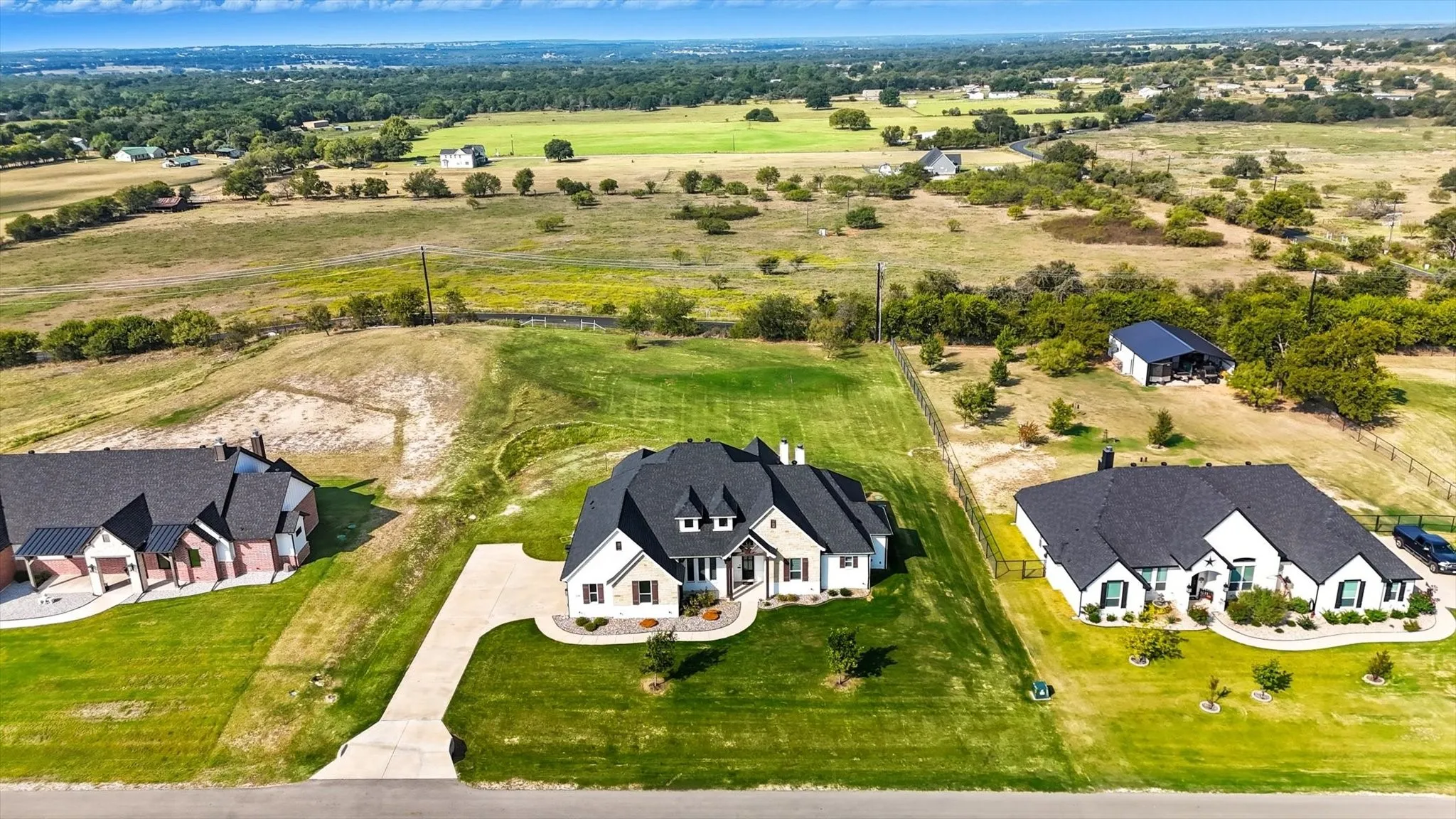 Single Family Residence For Sale in Parker County , 459 Red Bird Drive, Springtown, Texas 76082, 4 Bedroom, 3 Bathroom, 3 Garage spaces, 2,660 Sqft, built in 2022, mls#21332303, Real Estate Agent in Springtown, Homes For Sale in Parker county, Homes For Sale in Springtown, Realtor in Springtown Texas, Real Estate Brokerage Independent Realty Texas, Luminita Cordes Realtor
