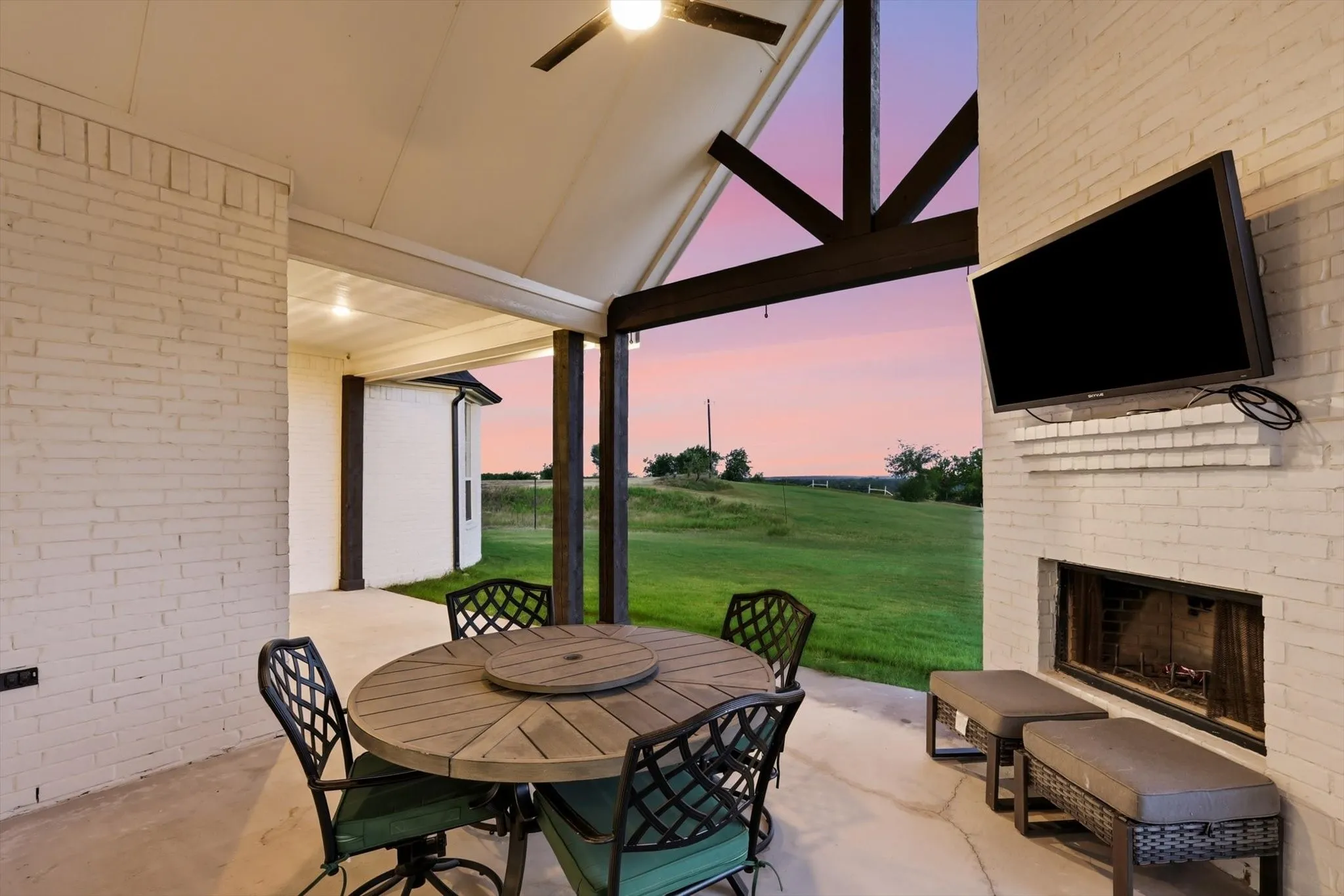 Single Family Residence For Sale in Parker County , 459 Red Bird Drive, Springtown, Texas 76082, 4 Bedroom, 3 Bathroom, 3 Garage spaces, 2,660 Sqft, built in 2022, mls#21332303, Real Estate Agent in Springtown, Homes For Sale in Parker county, Homes For Sale in Springtown, Realtor in Springtown Texas, Real Estate Brokerage Independent Realty Texas, Luminita Cordes Realtor