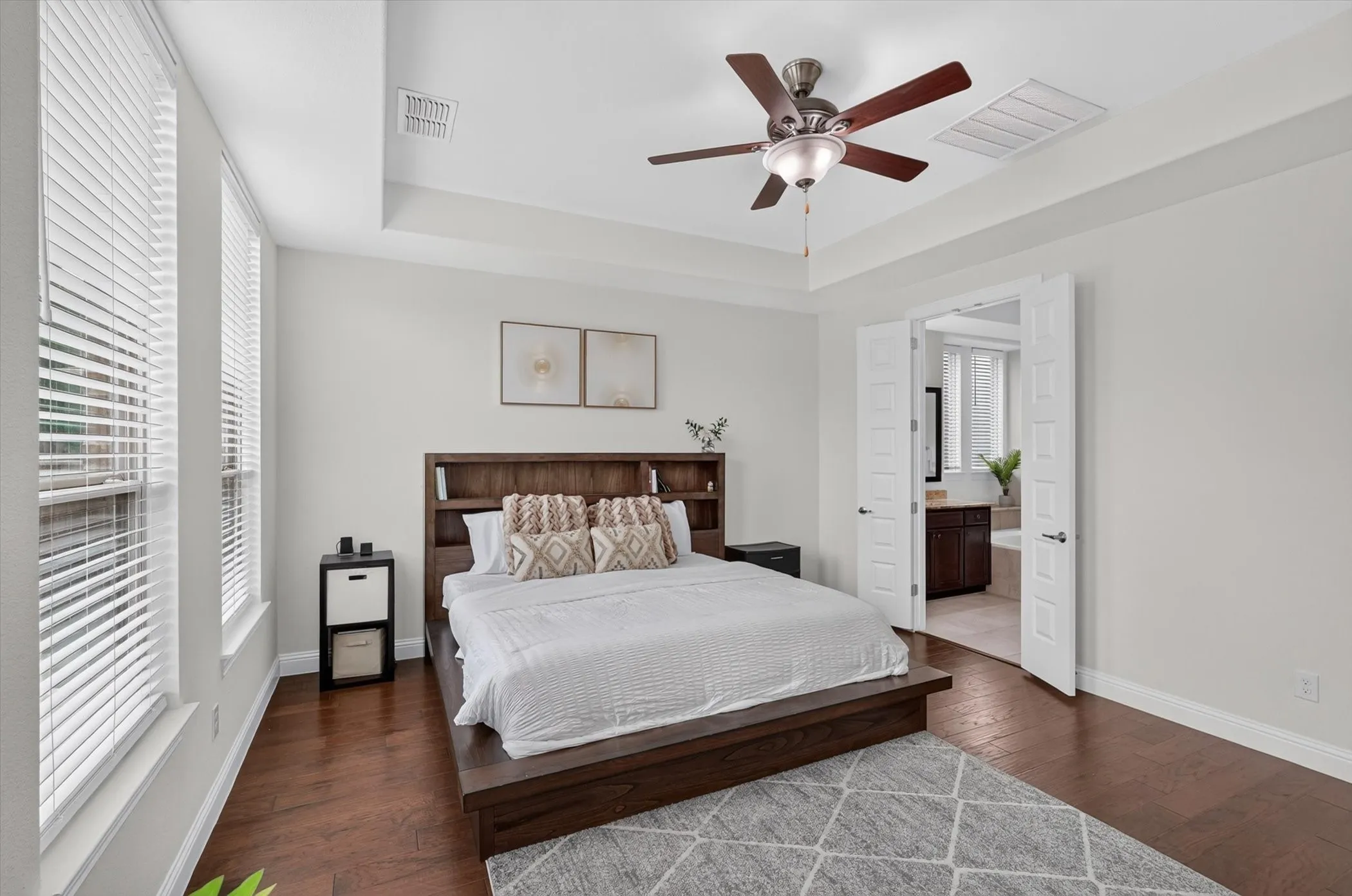 Single Family Residence For Sale in Collin County , 13762 Kevin Drive, Frisco, Texas 75035, 6 Bedroom, 4 Bathroom, 2 Garage spaces, 4,013 Sqft, built in 2019, mls#21334353, Real Estate Agent in Frisco, Homes For Sale in Collin county, Homes For Sale in Frisco, Realtor in Frisco Texas, Real Estate Brokerage Independent Realty Texas, Luminita Cordes Realtor