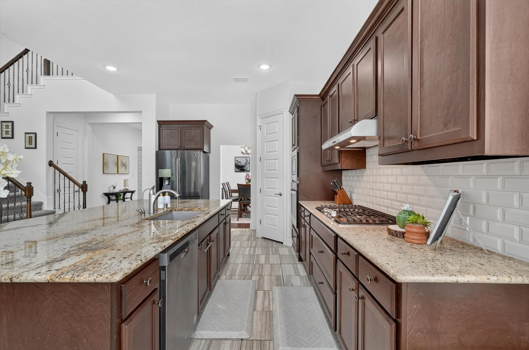 Single Family Residence For Sale in Collin County , 13762 Kevin Drive, Frisco, Texas 75035, 6 Bedroom, 4 Bathroom, 2 Garage spaces, 4,013 Sqft, built in 2019, mls#21334353, Real Estate Agent in Frisco, Homes For Sale in Collin county, Homes For Sale in Frisco, Realtor in Frisco Texas, Real Estate Brokerage Independent Realty Texas, Luminita Cordes Realtor