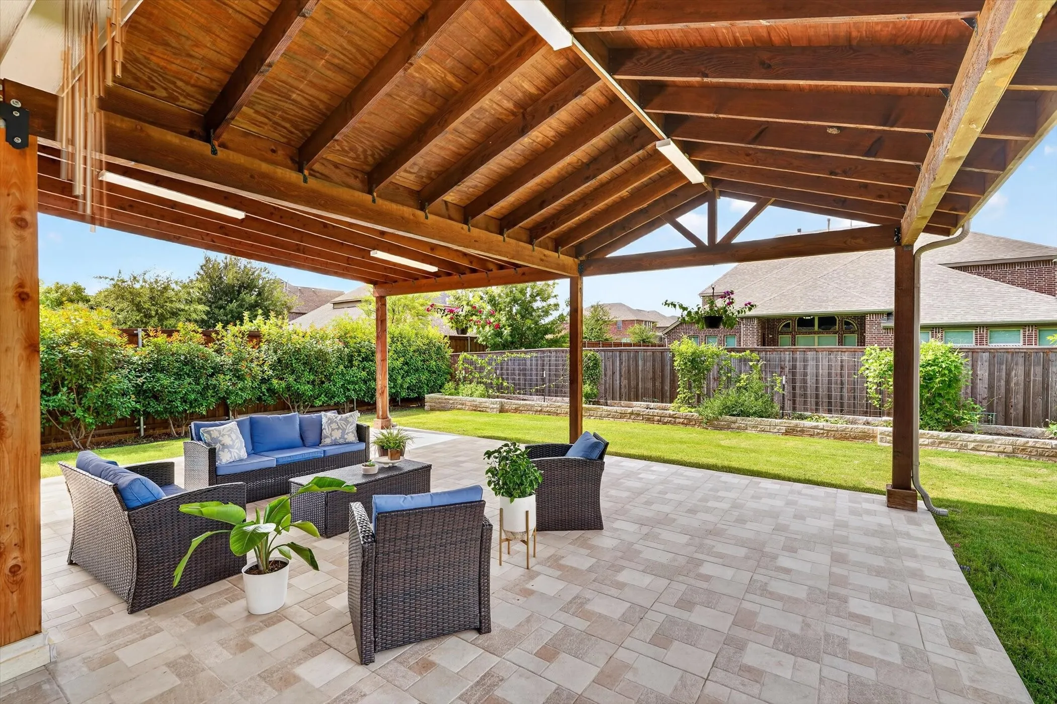 Single Family Residence For Sale in Collin County , 13762 Kevin Drive, Frisco, Texas 75035, 6 Bedroom, 4 Bathroom, 2 Garage spaces, 4,013 Sqft, built in 2019, mls#21334353, Real Estate Agent in Frisco, Homes For Sale in Collin county, Homes For Sale in Frisco, Realtor in Frisco Texas, Real Estate Brokerage Independent Realty Texas, Luminita Cordes Realtor