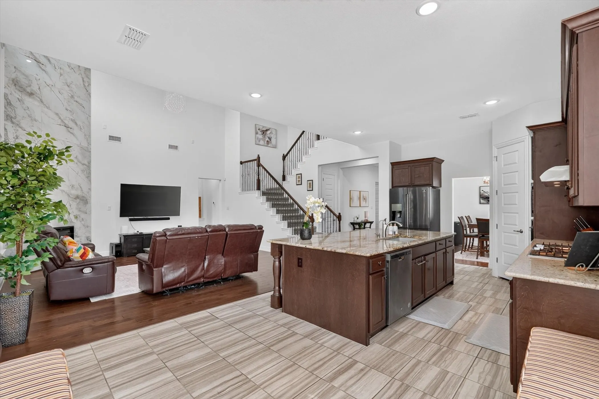 Single Family Residence For Sale in Collin County , 13762 Kevin Drive, Frisco, Texas 75035, 6 Bedroom, 4 Bathroom, 2 Garage spaces, 4,013 Sqft, built in 2019, mls#21334353, Real Estate Agent in Frisco, Homes For Sale in Collin county, Homes For Sale in Frisco, Realtor in Frisco Texas, Real Estate Brokerage Independent Realty Texas, Luminita Cordes Realtor