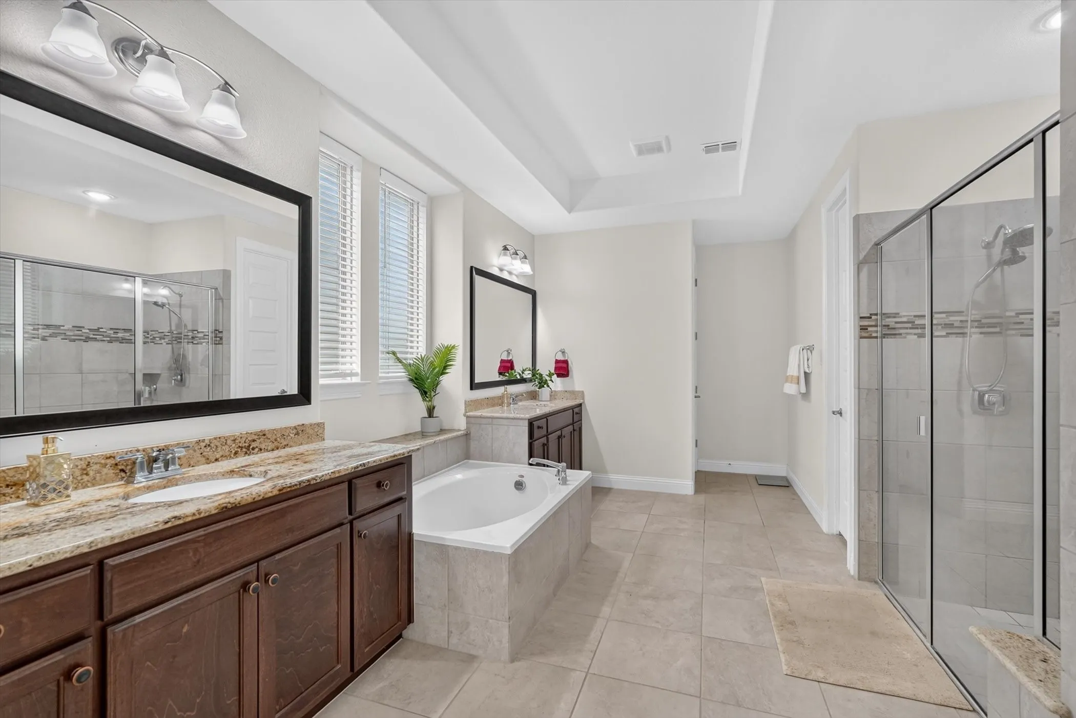 Single Family Residence For Sale in Collin County , 13762 Kevin Drive, Frisco, Texas 75035, 6 Bedroom, 4 Bathroom, 2 Garage spaces, 4,013 Sqft, built in 2019, mls#21334353, Real Estate Agent in Frisco, Homes For Sale in Collin county, Homes For Sale in Frisco, Realtor in Frisco Texas, Real Estate Brokerage Independent Realty Texas, Luminita Cordes Realtor