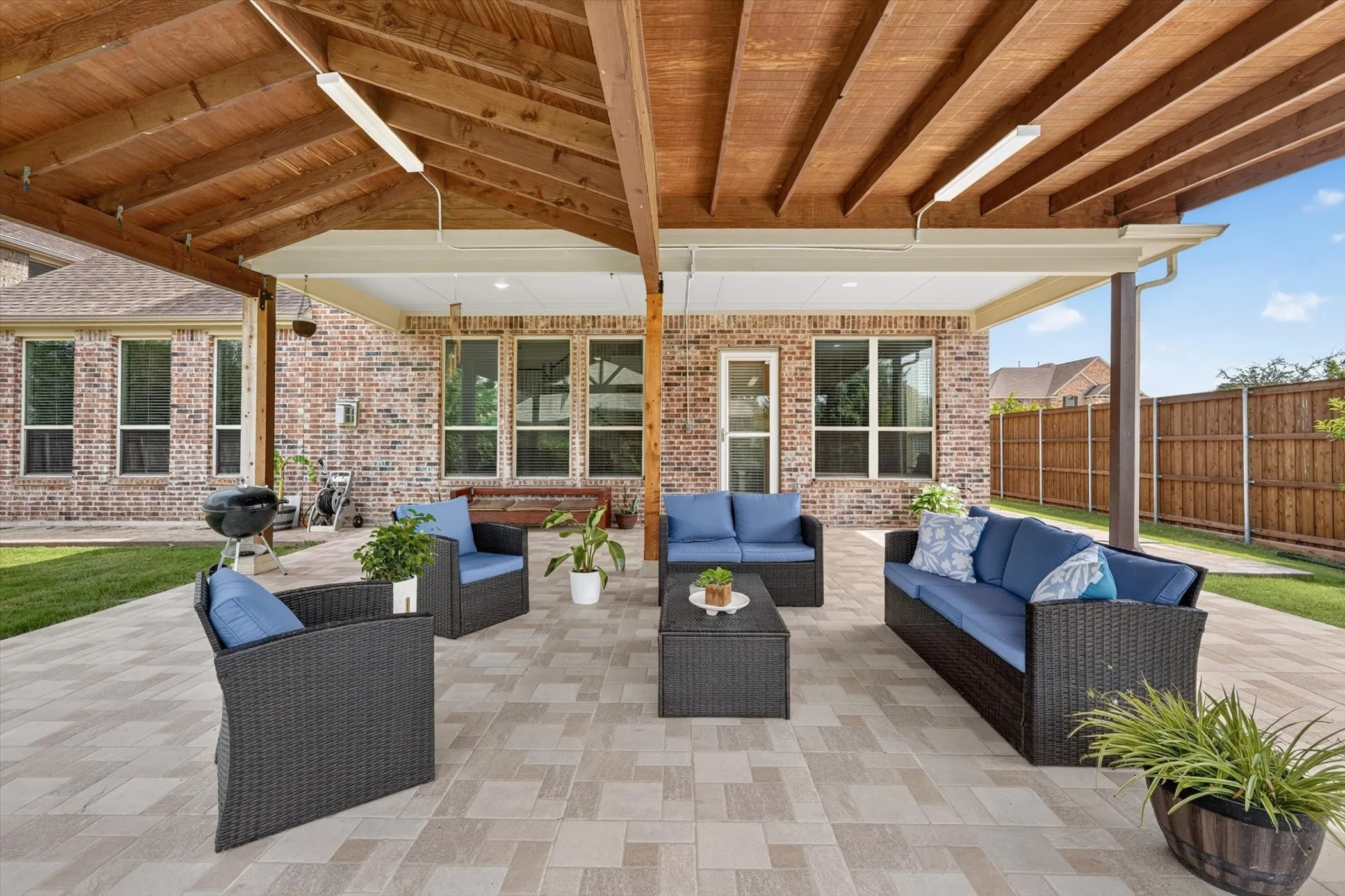 Single Family Residence For Sale in Collin County , 13762 Kevin Drive, Frisco, Texas 75035, 6 Bedroom, 4 Bathroom, 2 Garage spaces, 4,013 Sqft, built in 2019, mls#21334353, Real Estate Agent in Frisco, Homes For Sale in Collin county, Homes For Sale in Frisco, Realtor in Frisco Texas, Real Estate Brokerage Independent Realty Texas, Luminita Cordes Realtor