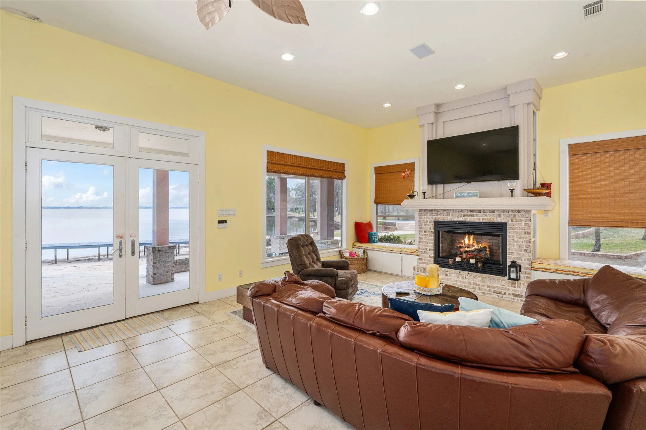 1st Floor Living Room