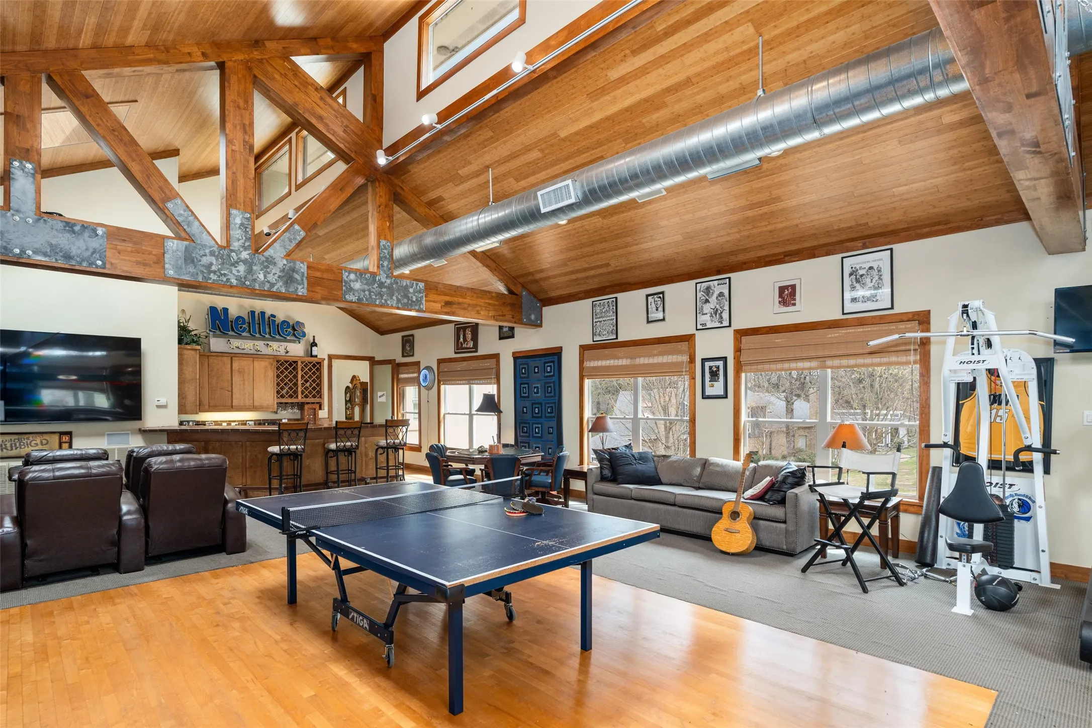 Game Room w/ Shuffle Board, Table Tennis & Pool Table