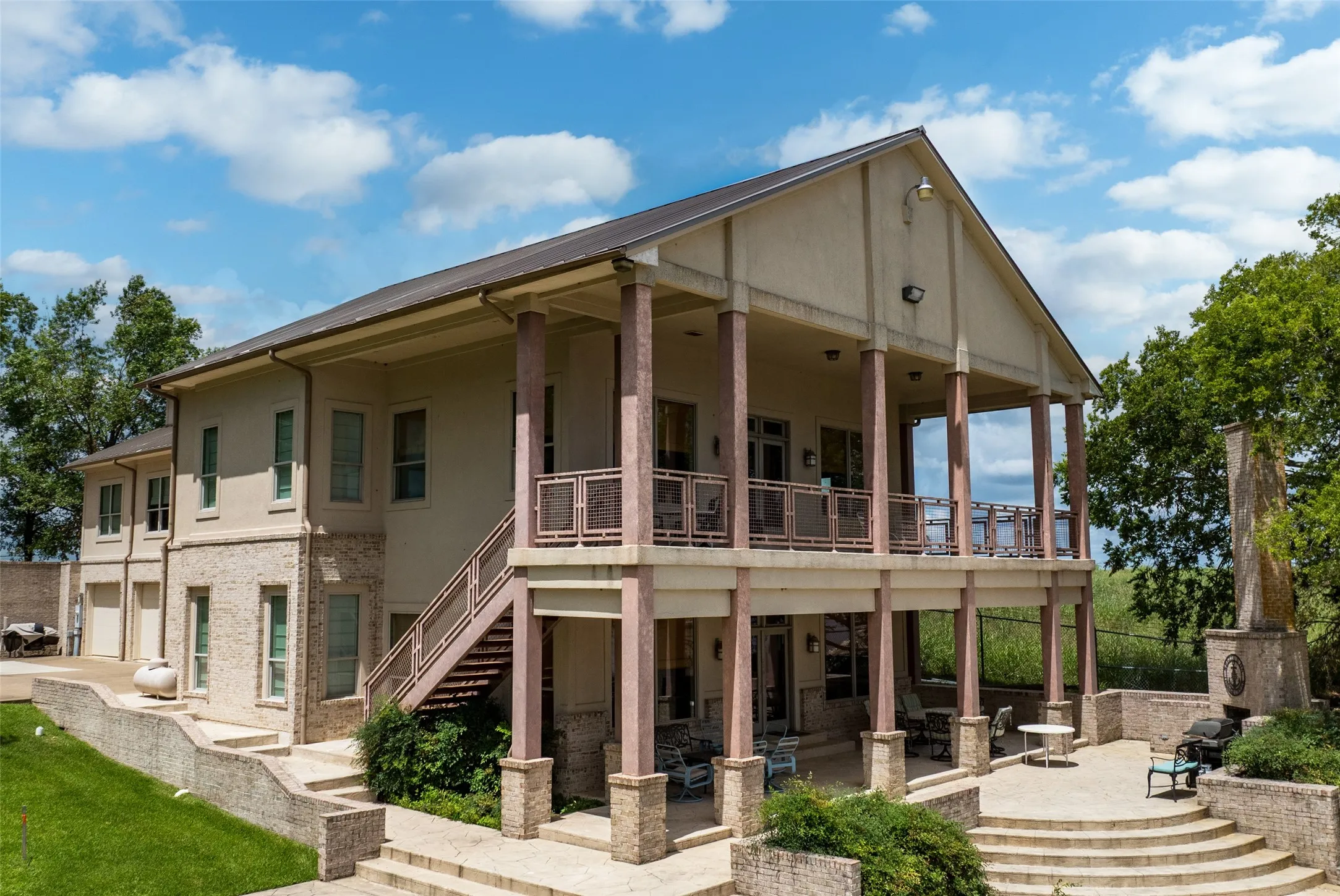 Main House w/ 2 Decks