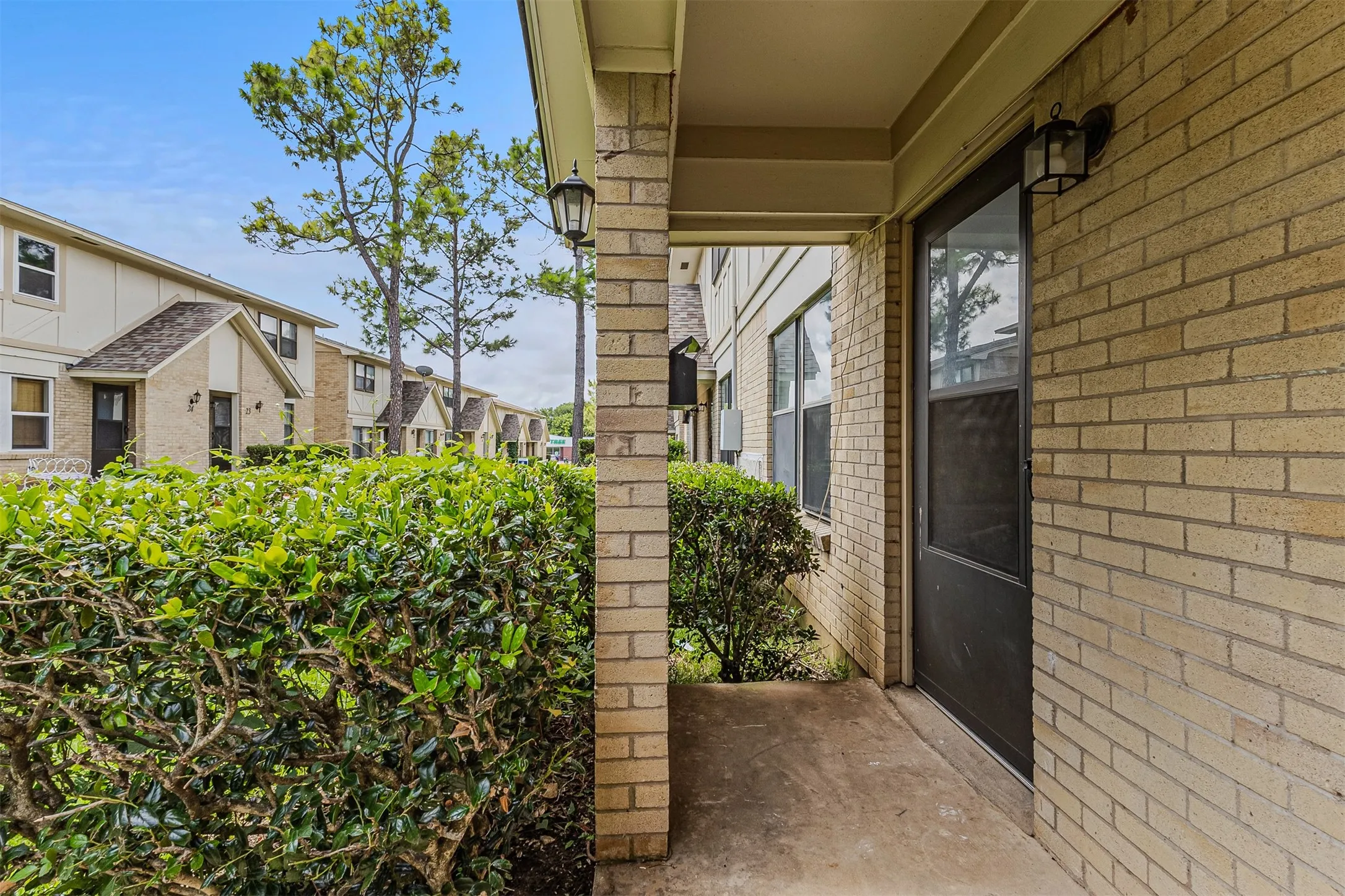 Condominium For Sale in Grayson County , 1905 W Morton Street 11, Denison, Texas 75020, 3 Bedroom, 2 Bathroom, Garage spaces, 1,080 Sqft, built in 1962, mls#21332037, Real Estate Agent in Denison, Homes For Sale in Grayson county, Homes For Sale in Denison, Realtor in Denison Texas, Real Estate Brokerage Independent Realty Texas, Luminita Cordes Realtor