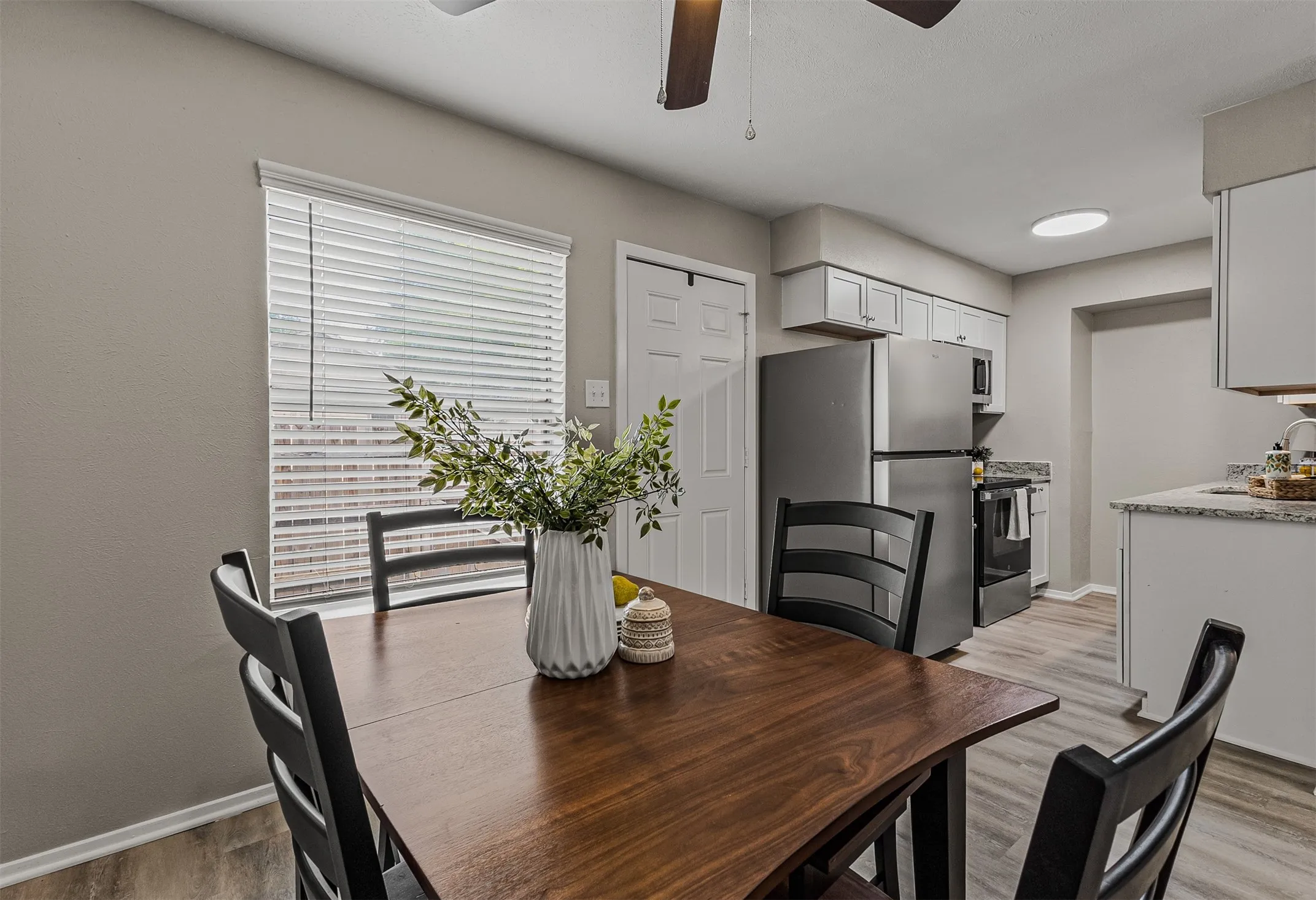 Condominium For Sale in Grayson County , 1905 W Morton Street 11, Denison, Texas 75020, 3 Bedroom, 2 Bathroom, Garage spaces, 1,080 Sqft, built in 1962, mls#21332037, Real Estate Agent in Denison, Homes For Sale in Grayson county, Homes For Sale in Denison, Realtor in Denison Texas, Real Estate Brokerage Independent Realty Texas, Luminita Cordes Realtor