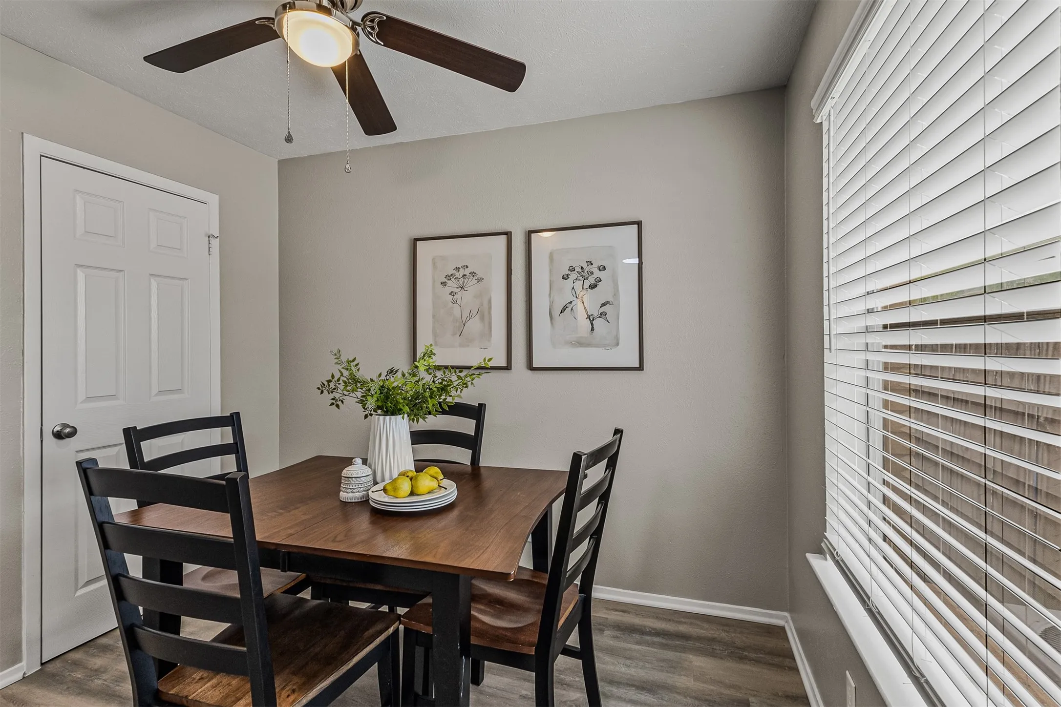 Condominium For Sale in Grayson County , 1905 W Morton Street 11, Denison, Texas 75020, 3 Bedroom, 2 Bathroom, Garage spaces, 1,080 Sqft, built in 1962, mls#21332037, Real Estate Agent in Denison, Homes For Sale in Grayson county, Homes For Sale in Denison, Realtor in Denison Texas, Real Estate Brokerage Independent Realty Texas, Luminita Cordes Realtor
