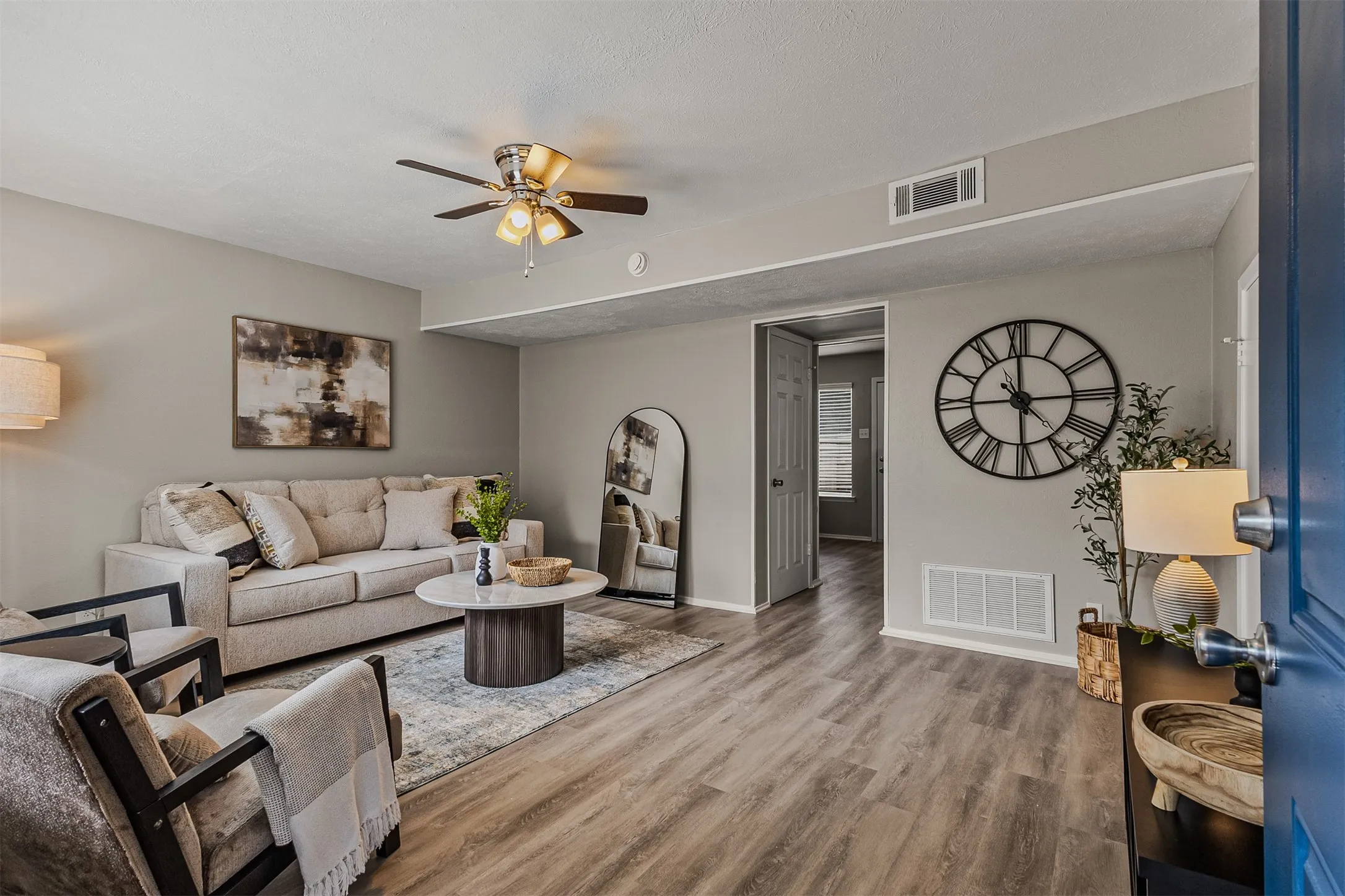 Condominium For Sale in Grayson County , 1905 W Morton Street 11, Denison, Texas 75020, 3 Bedroom, 2 Bathroom, Garage spaces, 1,080 Sqft, built in 1962, mls#21332037, Real Estate Agent in Denison, Homes For Sale in Grayson county, Homes For Sale in Denison, Realtor in Denison Texas, Real Estate Brokerage Independent Realty Texas, Luminita Cordes Realtor