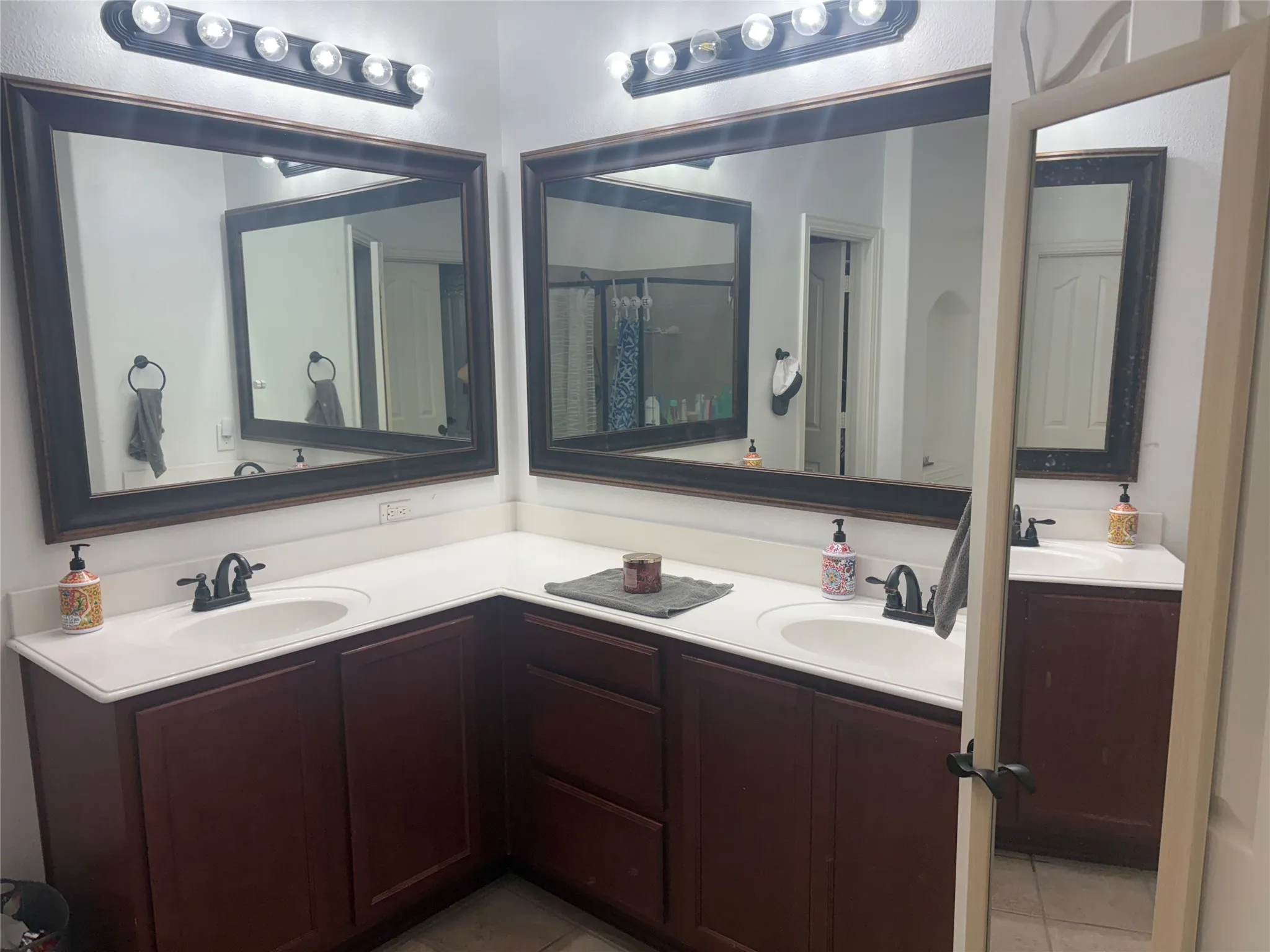 Single Family Residence For Sale in Tarrant County , 2756 Explorador, Grand Prairie, Texas 75054, 4 Bedroom, 4 Bathroom, 3 Garage spaces, 3,034 Sqft, built in 2010, mls#21334162, Real Estate Agent in Grand Prairie, Homes For Sale in Tarrant county, Homes For Sale in Grand Prairie, Realtor in Grand Prairie Texas, Real Estate Brokerage Independent Realty Texas, Luminita Cordes Realtor