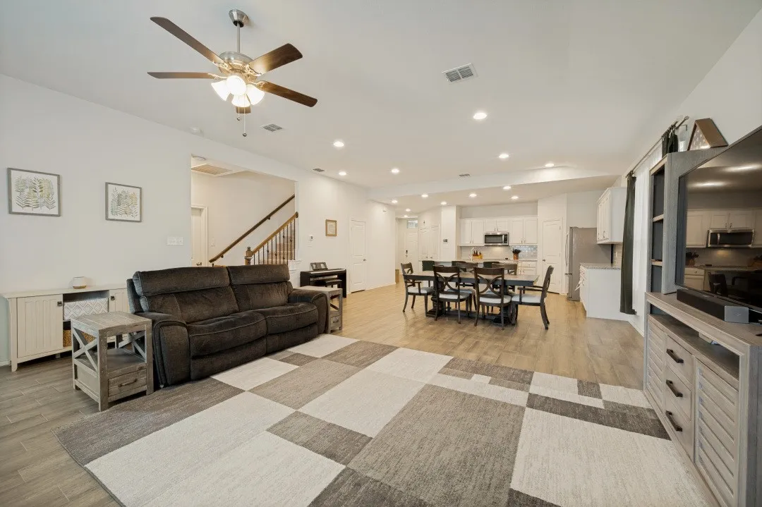 Single Family Residence For Sale in Denton County , 11520 Aspen Meadows Court, Aubrey, Texas 76227, 5 Bedroom, 4 Bathroom, 2 Garage spaces, 2,765 Sqft, built in 2021, mls#21327059, Real Estate Agent in Aubrey, Homes For Sale in Denton county, Homes For Sale in Aubrey, Realtor in Aubrey Texas, Real Estate Brokerage Independent Realty Texas, Luminita Cordes Realtor