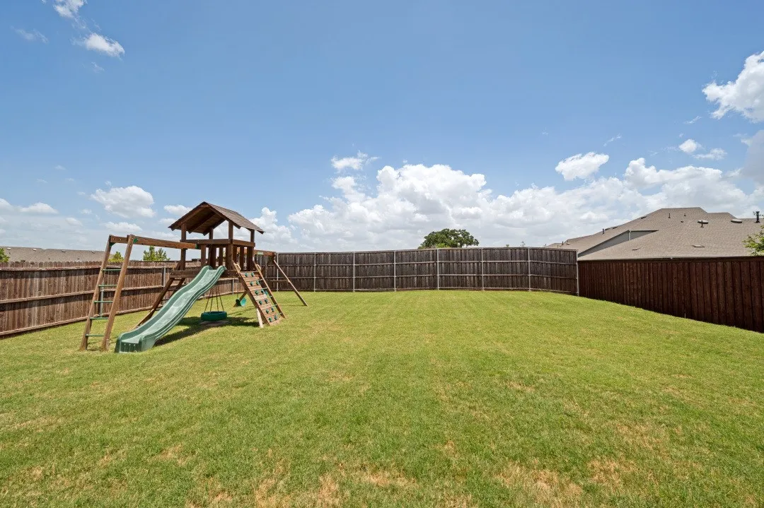 Single Family Residence For Sale in Denton County , 11520 Aspen Meadows Court, Aubrey, Texas 76227, 5 Bedroom, 4 Bathroom, 2 Garage spaces, 2,765 Sqft, built in 2021, mls#21327059, Real Estate Agent in Aubrey, Homes For Sale in Denton county, Homes For Sale in Aubrey, Realtor in Aubrey Texas, Real Estate Brokerage Independent Realty Texas, Luminita Cordes Realtor