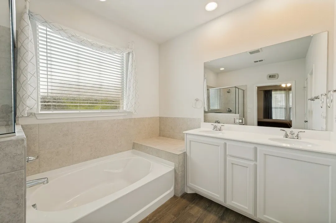 Single Family Residence For Sale in Denton County , 11520 Aspen Meadows Court, Aubrey, Texas 76227, 5 Bedroom, 4 Bathroom, 2 Garage spaces, 2,765 Sqft, built in 2021, mls#21327059, Real Estate Agent in Aubrey, Homes For Sale in Denton county, Homes For Sale in Aubrey, Realtor in Aubrey Texas, Real Estate Brokerage Independent Realty Texas, Luminita Cordes Realtor