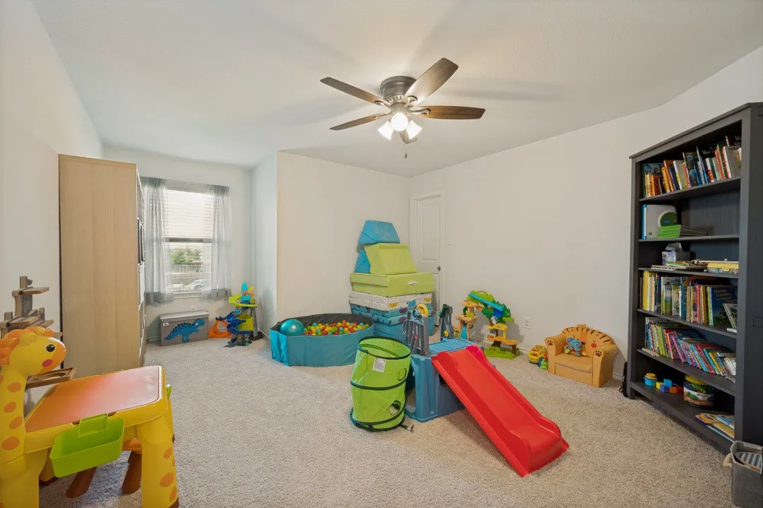 Single Family Residence For Sale in Denton County , 11520 Aspen Meadows Court, Aubrey, Texas 76227, 5 Bedroom, 4 Bathroom, 2 Garage spaces, 2,765 Sqft, built in 2021, mls#21327059, Real Estate Agent in Aubrey, Homes For Sale in Denton county, Homes For Sale in Aubrey, Realtor in Aubrey Texas, Real Estate Brokerage Independent Realty Texas, Luminita Cordes Realtor