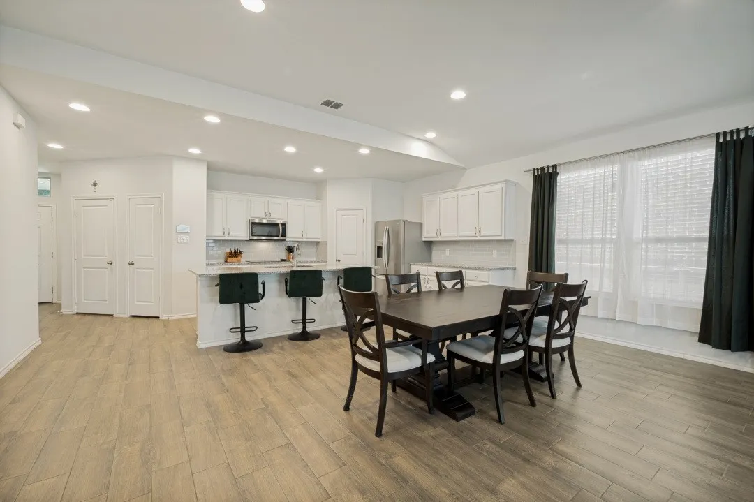 Single Family Residence For Sale in Denton County , 11520 Aspen Meadows Court, Aubrey, Texas 76227, 5 Bedroom, 4 Bathroom, 2 Garage spaces, 2,765 Sqft, built in 2021, mls#21327059, Real Estate Agent in Aubrey, Homes For Sale in Denton county, Homes For Sale in Aubrey, Realtor in Aubrey Texas, Real Estate Brokerage Independent Realty Texas, Luminita Cordes Realtor