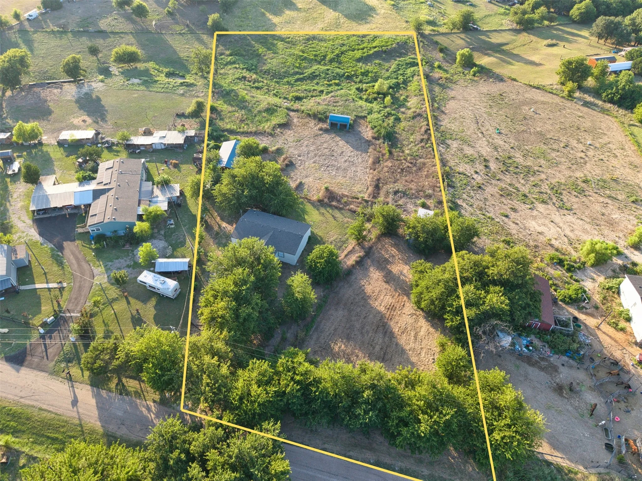 Mobile Home For Sale in Johnson County , 9608 Clark Street, Joshua, Texas 76058, 3 Bedroom, 2 Bathroom, Garage spaces, 1,936 Sqft, built in 2008, mls#21334351, Real Estate Agent in Joshua, Homes For Sale in Johnson county, Homes For Sale in Joshua, Realtor in Joshua Texas, Real Estate Brokerage Independent Realty Texas, Luminita Cordes Realtor