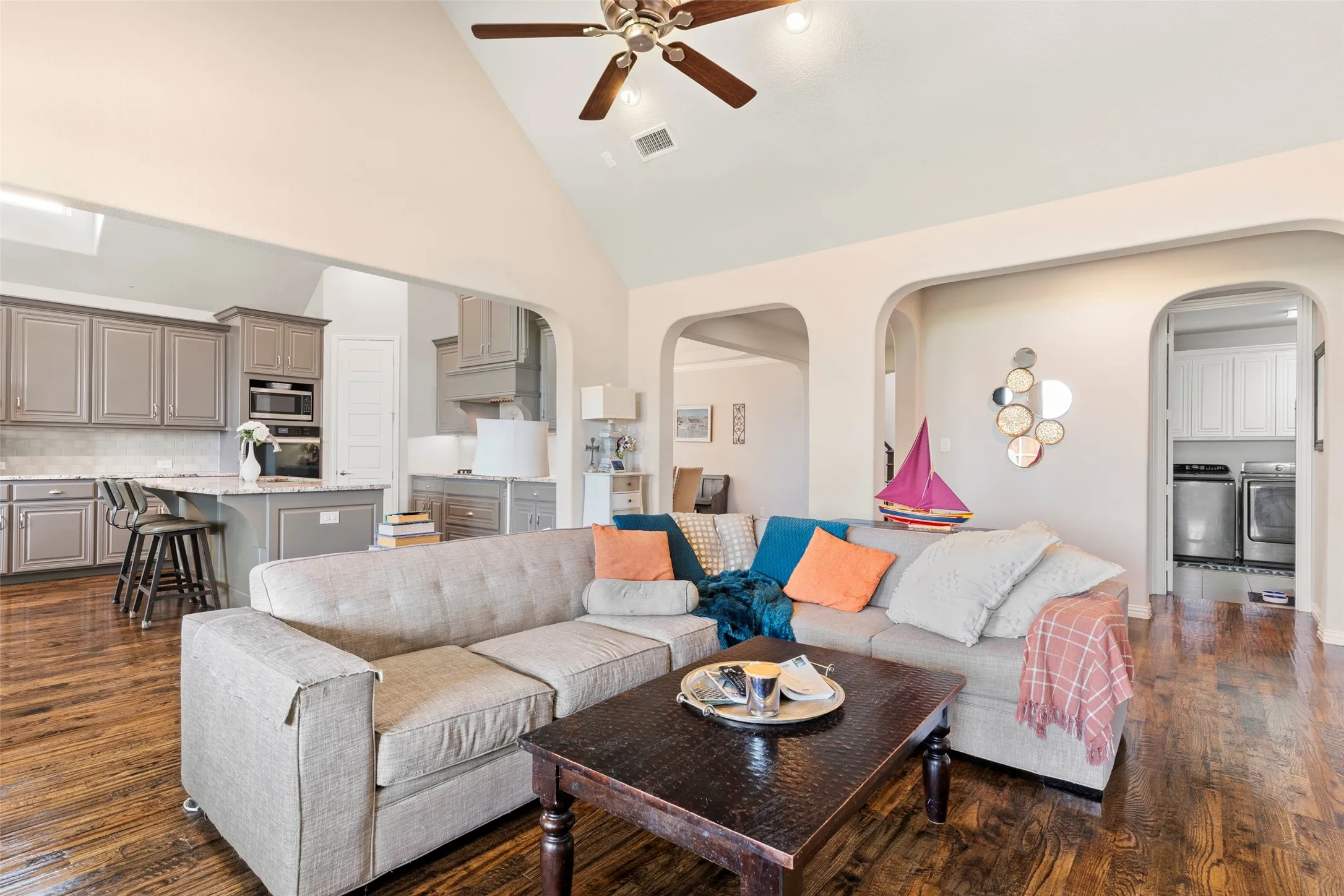 Single Family Residence For Sale in Collin County , 1801 Crystal Cove Lane, Wylie, Texas 75098, 5 Bedroom, 5 Bathroom, 3 Garage spaces, 4,140 Sqft, built in 2015, mls#21332698, Real Estate Agent in Wylie, Homes For Sale in Collin county, Homes For Sale in Wylie, Realtor in Wylie Texas, Real Estate Brokerage Independent Realty Texas, Luminita Cordes Realtor