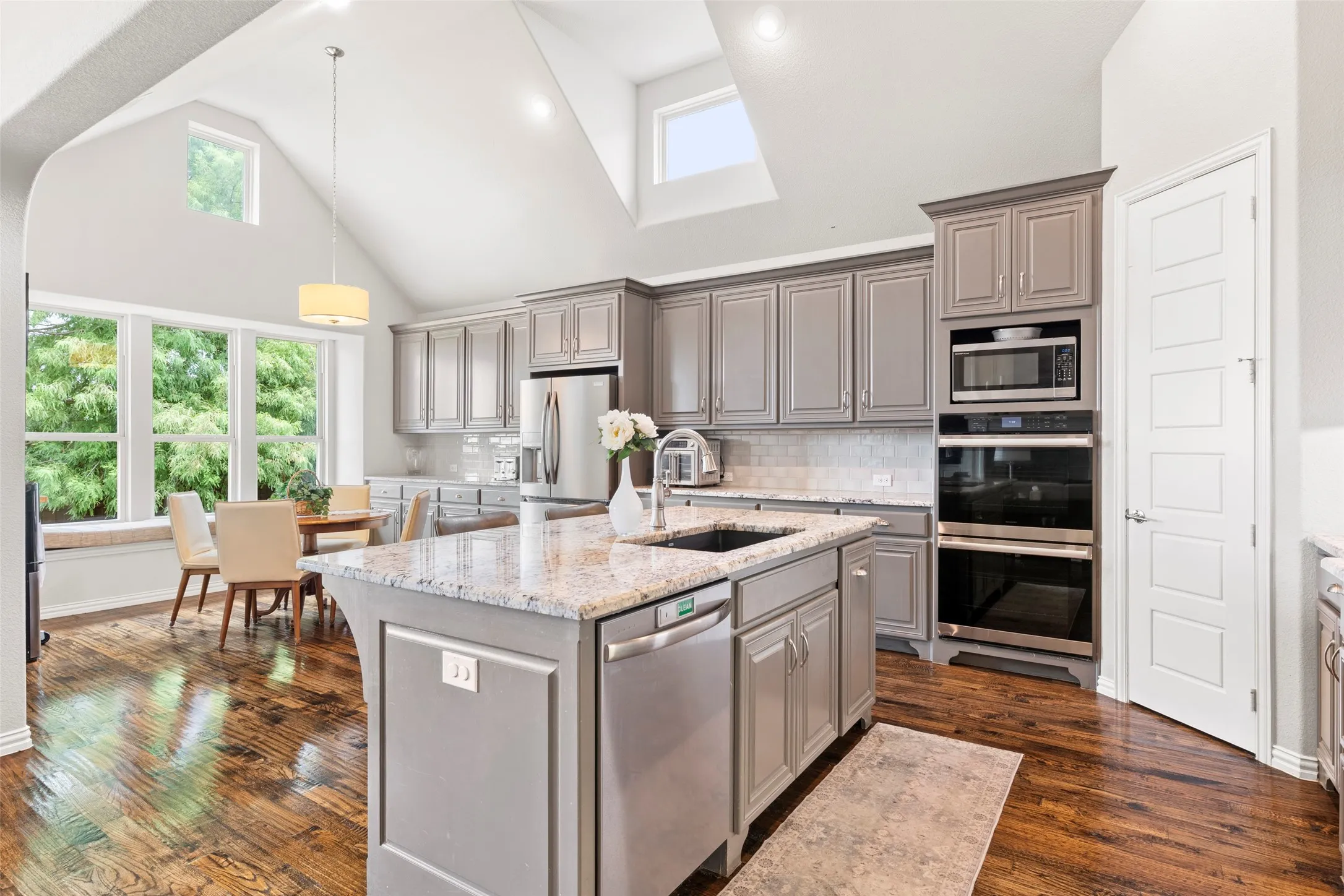 Single Family Residence For Sale in Collin County , 1801 Crystal Cove Lane, Wylie, Texas 75098, 5 Bedroom, 5 Bathroom, 3 Garage spaces, 4,140 Sqft, built in 2015, mls#21332698, Real Estate Agent in Wylie, Homes For Sale in Collin county, Homes For Sale in Wylie, Realtor in Wylie Texas, Real Estate Brokerage Independent Realty Texas, Luminita Cordes Realtor