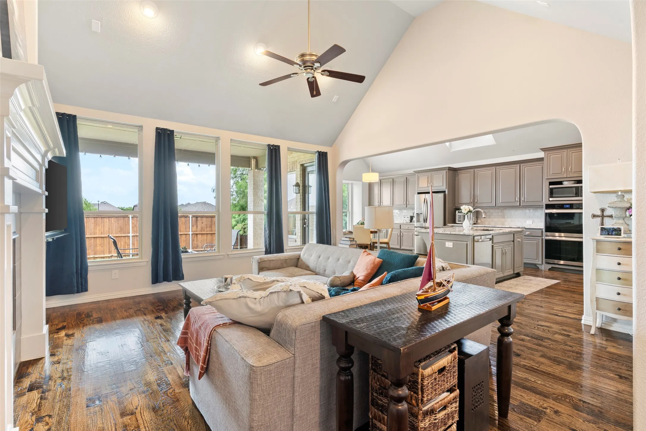 Single Family Residence For Sale in Collin County , 1801 Crystal Cove Lane, Wylie, Texas 75098, 5 Bedroom, 5 Bathroom, 3 Garage spaces, 4,140 Sqft, built in 2015, mls#21332698, Real Estate Agent in Wylie, Homes For Sale in Collin county, Homes For Sale in Wylie, Realtor in Wylie Texas, Real Estate Brokerage Independent Realty Texas, Luminita Cordes Realtor