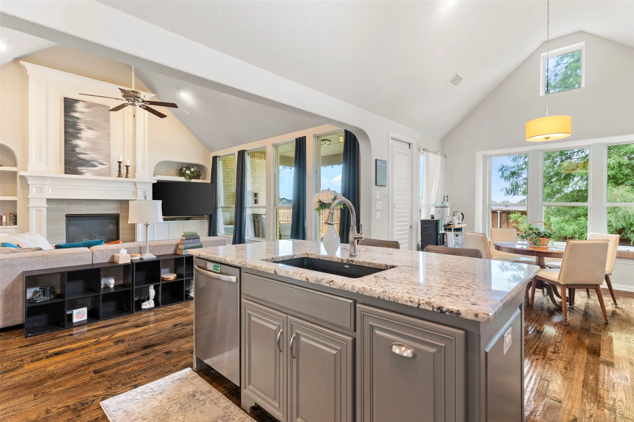Single Family Residence For Sale in Collin County , 1801 Crystal Cove Lane, Wylie, Texas 75098, 5 Bedroom, 5 Bathroom, 3 Garage spaces, 4,140 Sqft, built in 2015, mls#21332698, Real Estate Agent in Wylie, Homes For Sale in Collin county, Homes For Sale in Wylie, Realtor in Wylie Texas, Real Estate Brokerage Independent Realty Texas, Luminita Cordes Realtor