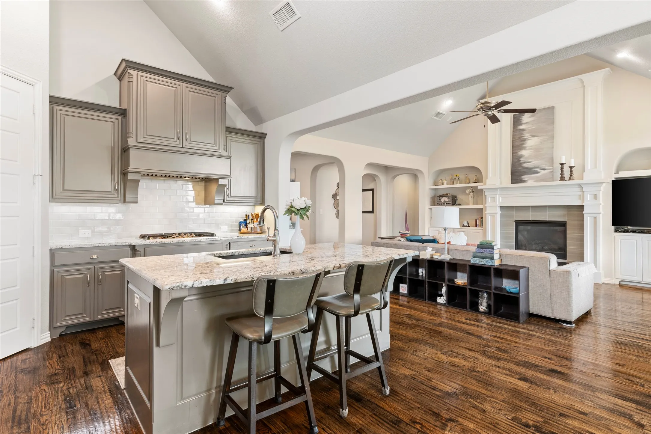 Single Family Residence For Sale in Collin County , 1801 Crystal Cove Lane, Wylie, Texas 75098, 5 Bedroom, 5 Bathroom, 3 Garage spaces, 4,140 Sqft, built in 2015, mls#21332698, Real Estate Agent in Wylie, Homes For Sale in Collin county, Homes For Sale in Wylie, Realtor in Wylie Texas, Real Estate Brokerage Independent Realty Texas, Luminita Cordes Realtor
