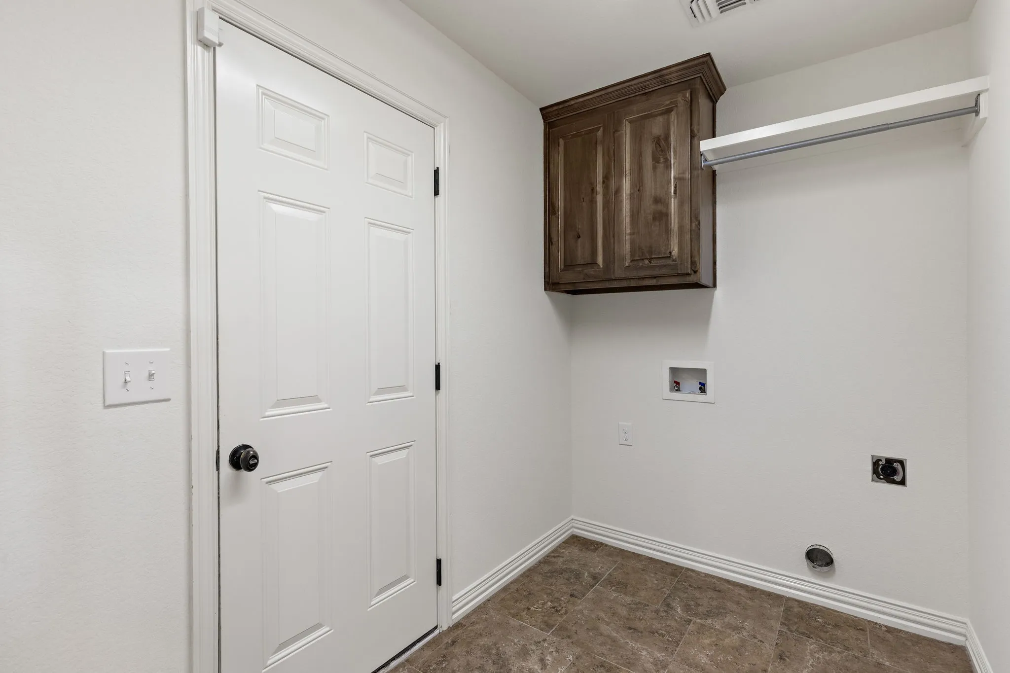 Single Family Residence For Sale in Wichita County , 5014 Cypress, Wichita Falls, Texas 76310, 3 Bedroom, 2 Bathroom, 2 Garage spaces, 1,753 Sqft, built in 2011, mls#21334232, Real Estate Agent in Wichita Falls, Homes For Sale in Wichita county, Homes For Sale in Wichita Falls, Realtor in Wichita Falls Texas, Real Estate Brokerage Independent Realty Texas, Luminita Cordes Realtor