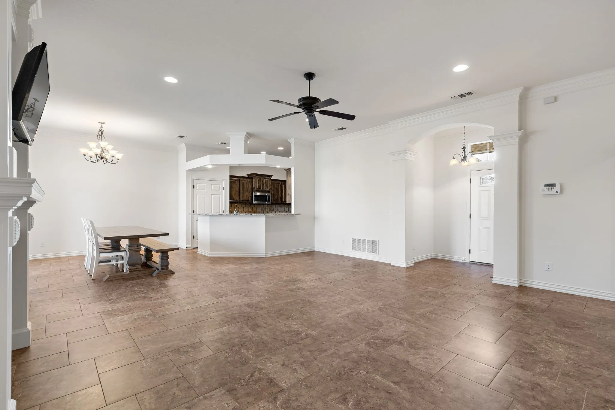 Single Family Residence For Sale in Wichita County , 5014 Cypress, Wichita Falls, Texas 76310, 3 Bedroom, 2 Bathroom, 2 Garage spaces, 1,753 Sqft, built in 2011, mls#21334232, Real Estate Agent in Wichita Falls, Homes For Sale in Wichita county, Homes For Sale in Wichita Falls, Realtor in Wichita Falls Texas, Real Estate Brokerage Independent Realty Texas, Luminita Cordes Realtor
