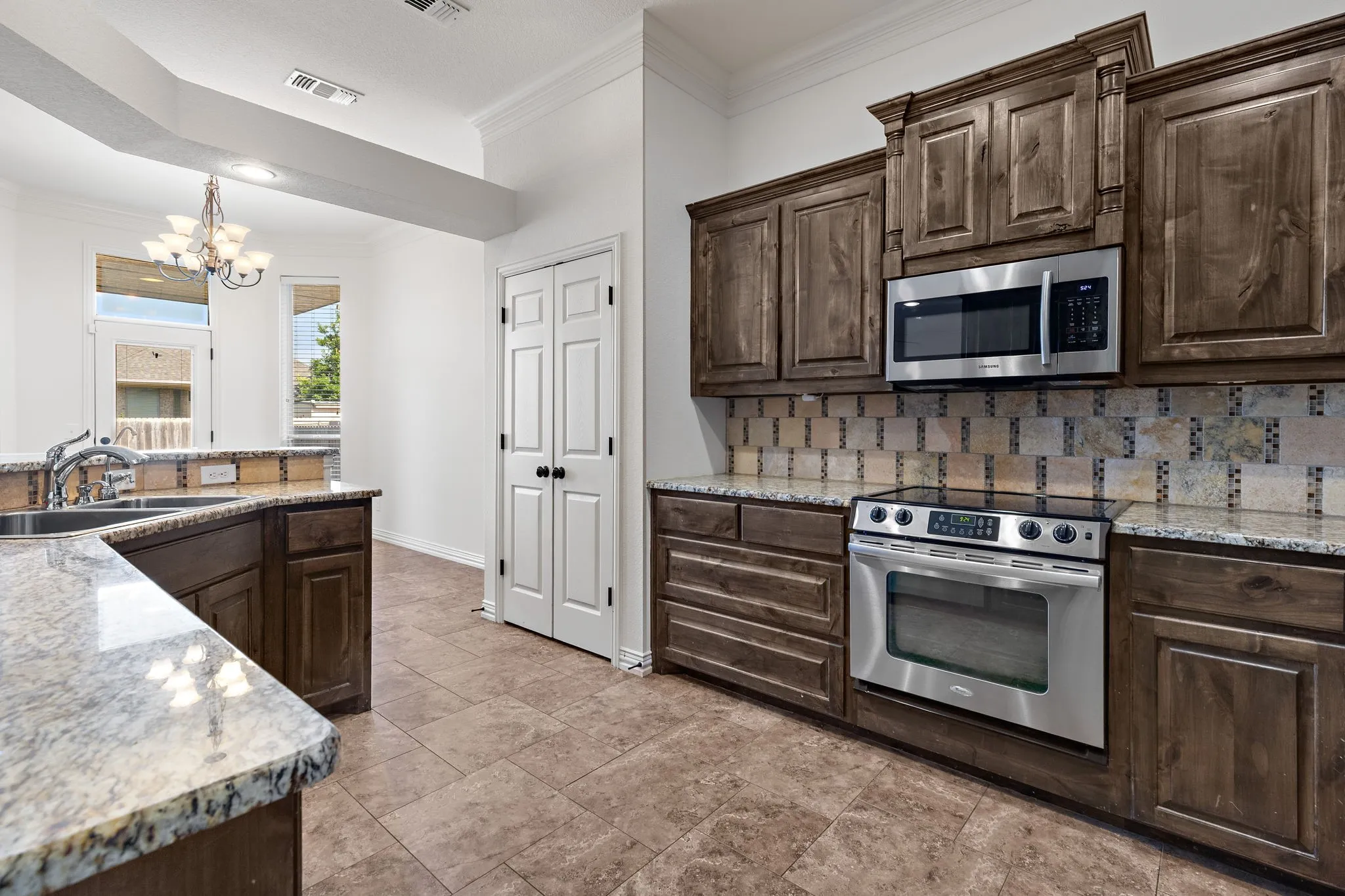 Single Family Residence For Sale in Wichita County , 5014 Cypress, Wichita Falls, Texas 76310, 3 Bedroom, 2 Bathroom, 2 Garage spaces, 1,753 Sqft, built in 2011, mls#21334232, Real Estate Agent in Wichita Falls, Homes For Sale in Wichita county, Homes For Sale in Wichita Falls, Realtor in Wichita Falls Texas, Real Estate Brokerage Independent Realty Texas, Luminita Cordes Realtor