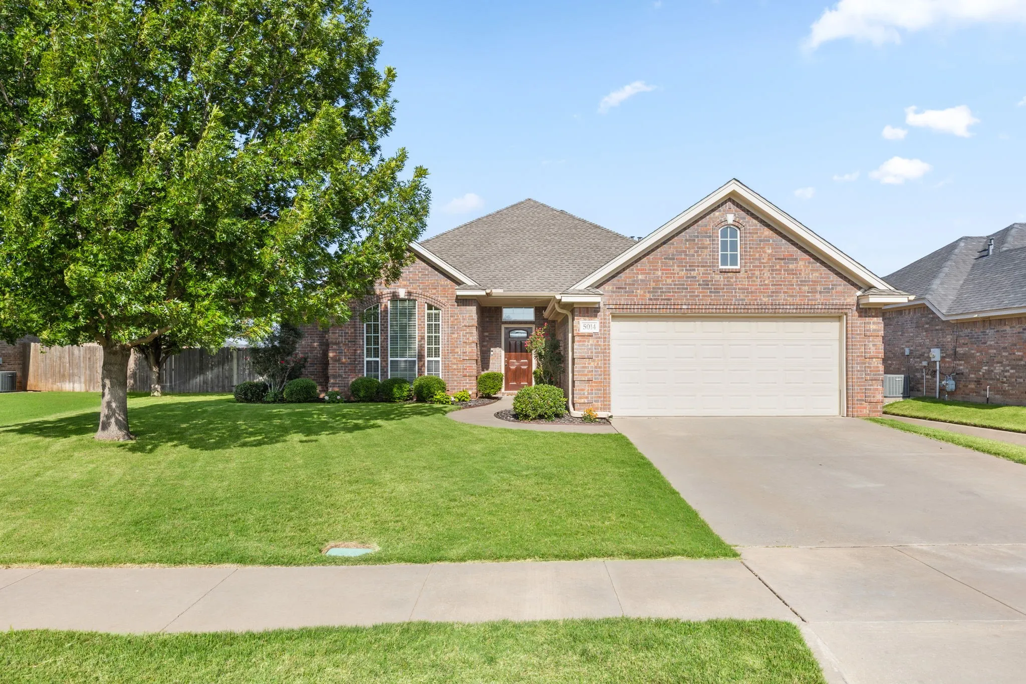 Single Family Residence For Sale in Wichita County , 5014 Cypress, Wichita Falls, Texas 76310, 3 Bedroom, 2 Bathroom, 2 Garage spaces, 1,753 Sqft, built in 2011, mls#21334232, Real Estate Agent in Wichita Falls, Homes For Sale in Wichita county, Homes For Sale in Wichita Falls, Realtor in Wichita Falls Texas, Real Estate Brokerage Independent Realty Texas, Luminita Cordes Realtor